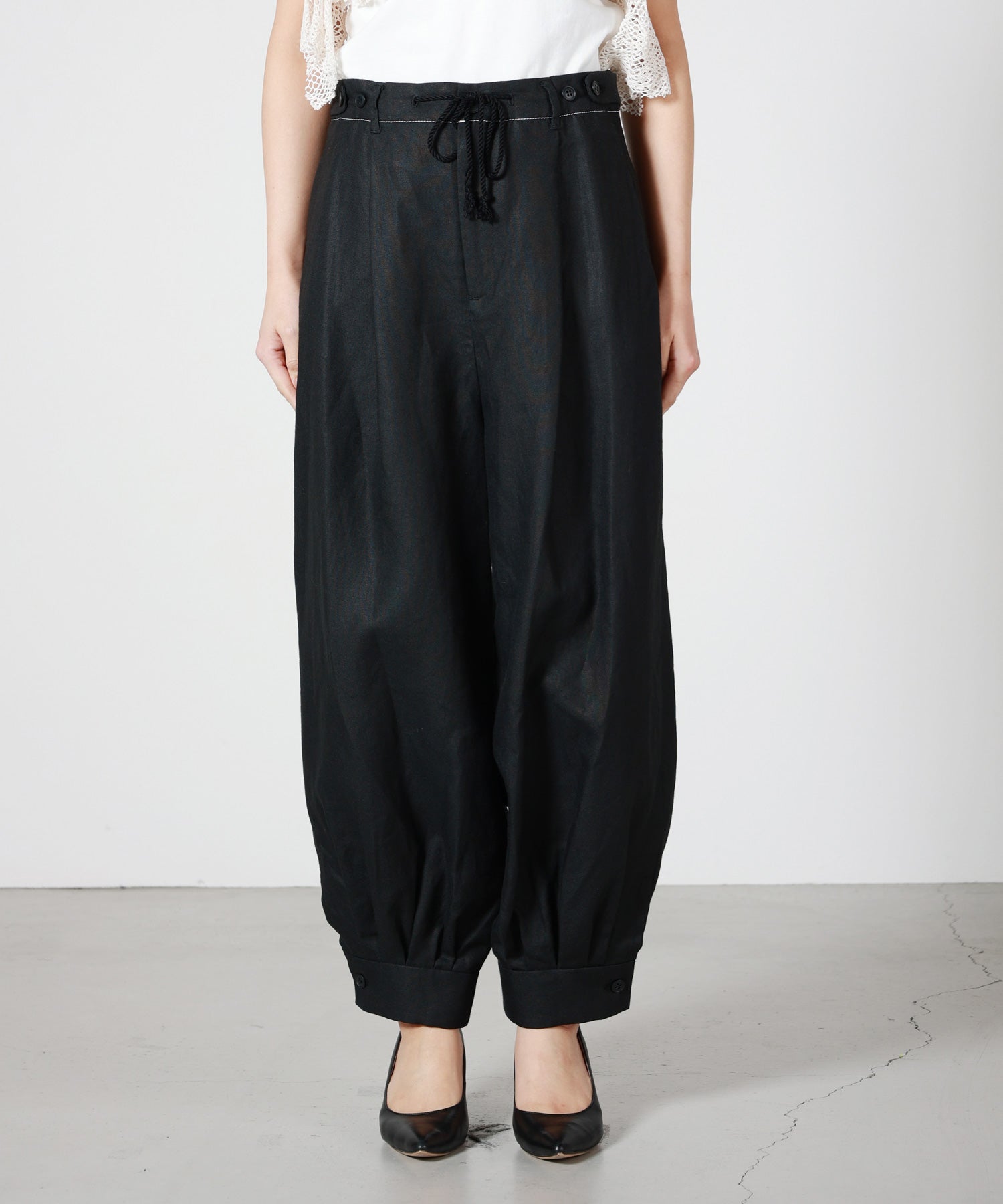 muller of yoshiokubo(ミュラーオブヨシオクボ)】 TUCK STITCHED PANTS