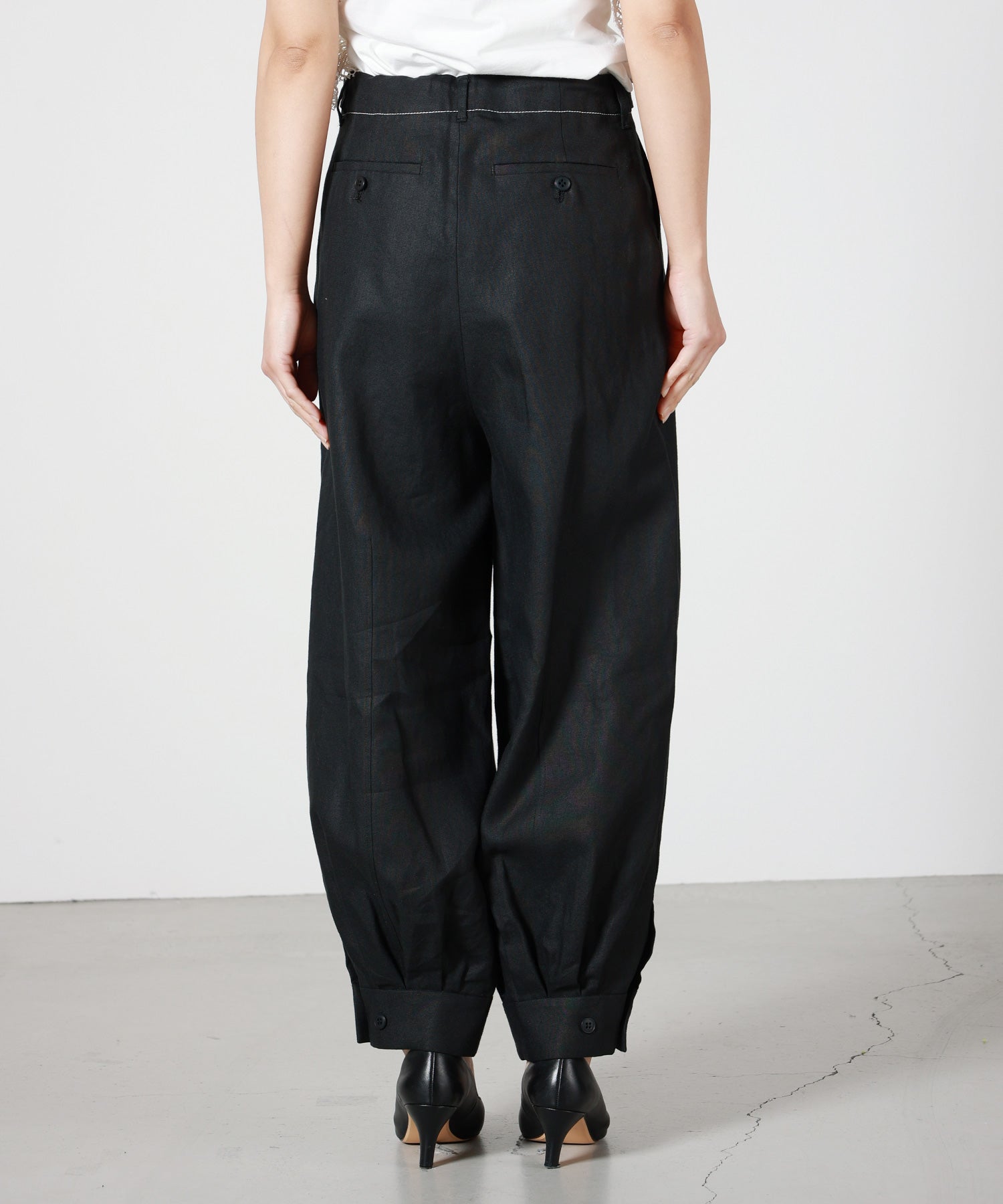 mullerofyoshiokubo パンツ muller of yoshiokubo(ミュラーオブヨシオクボ)】 TUCK STITCHED PANTS