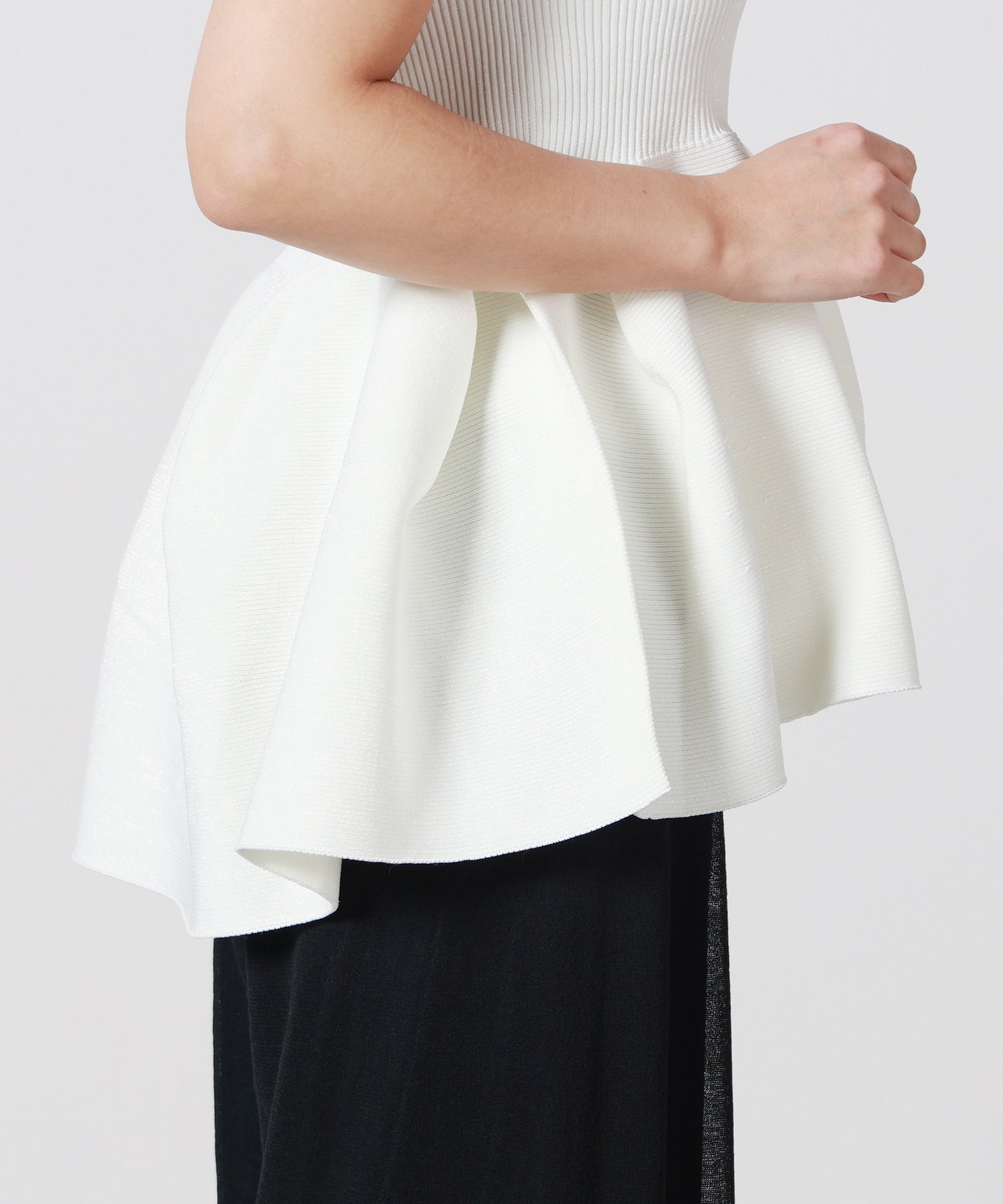 CFCL(シーエフシーエル)】 POTTERY GLITTER SLEEVELESS TOP｜PARIGOT