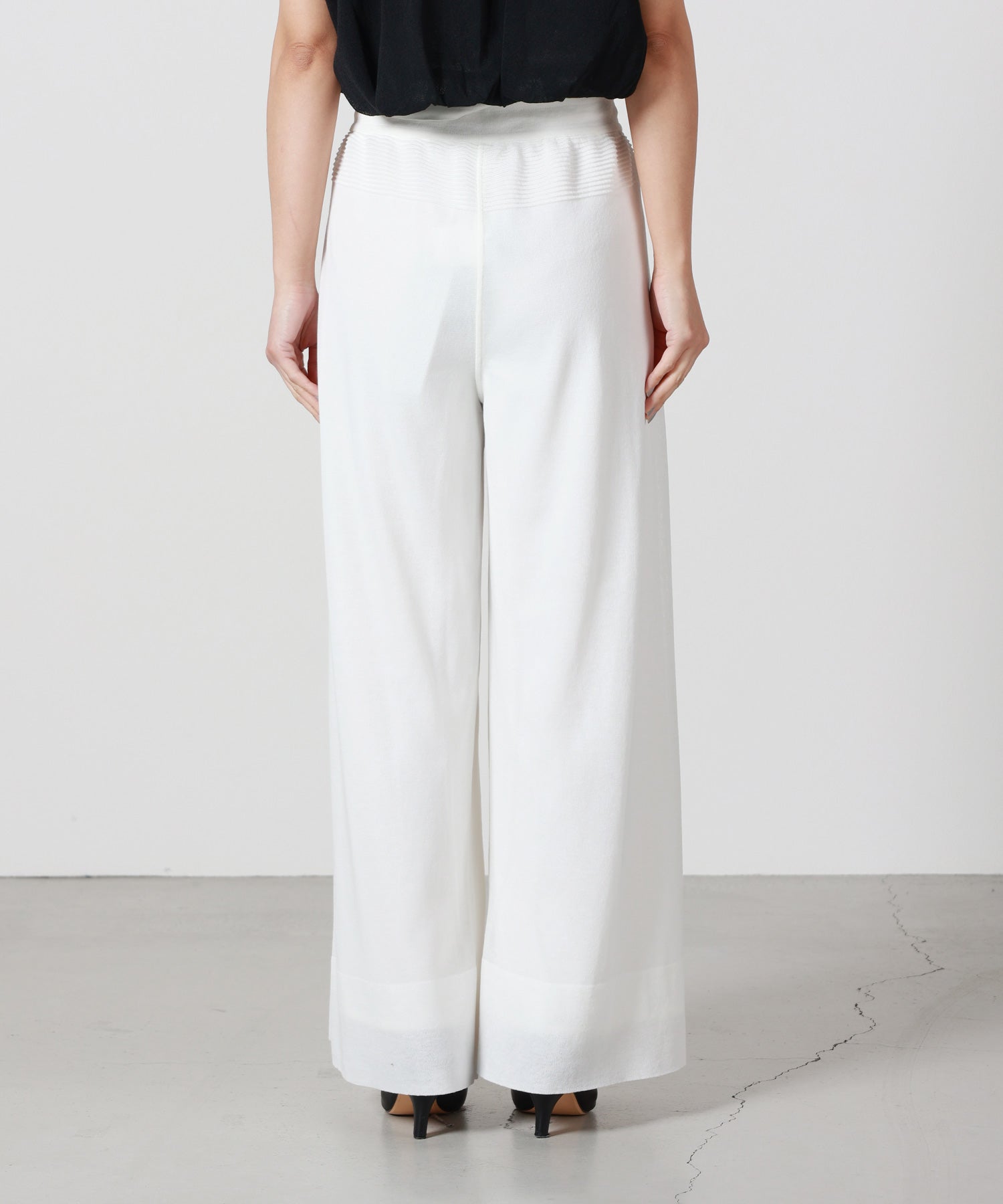 美品 CFCL シーエフシーエル キュプラリブパンツ ストレッチ ホワイト 000000045974-13.jpg?size=l&w=