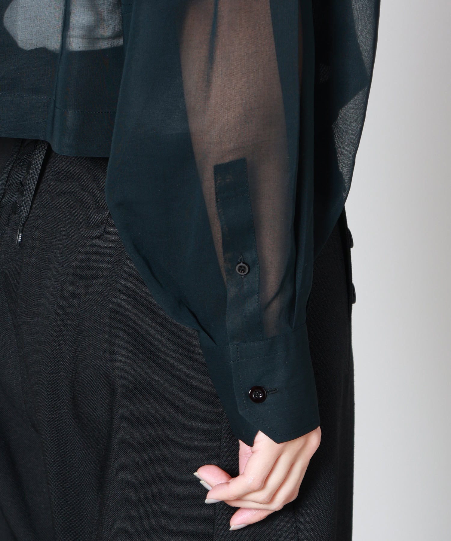 HYKE(ハイク)】 COTTON VOILE BALLOON SLEEVE SHIRT｜PARIGOT ONLINE