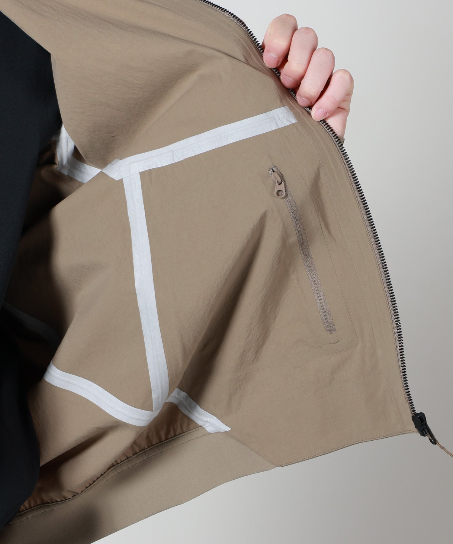 ARC'TERYX VEILANCE(アークテリクス ヴェイランス)】 Diode Bomber