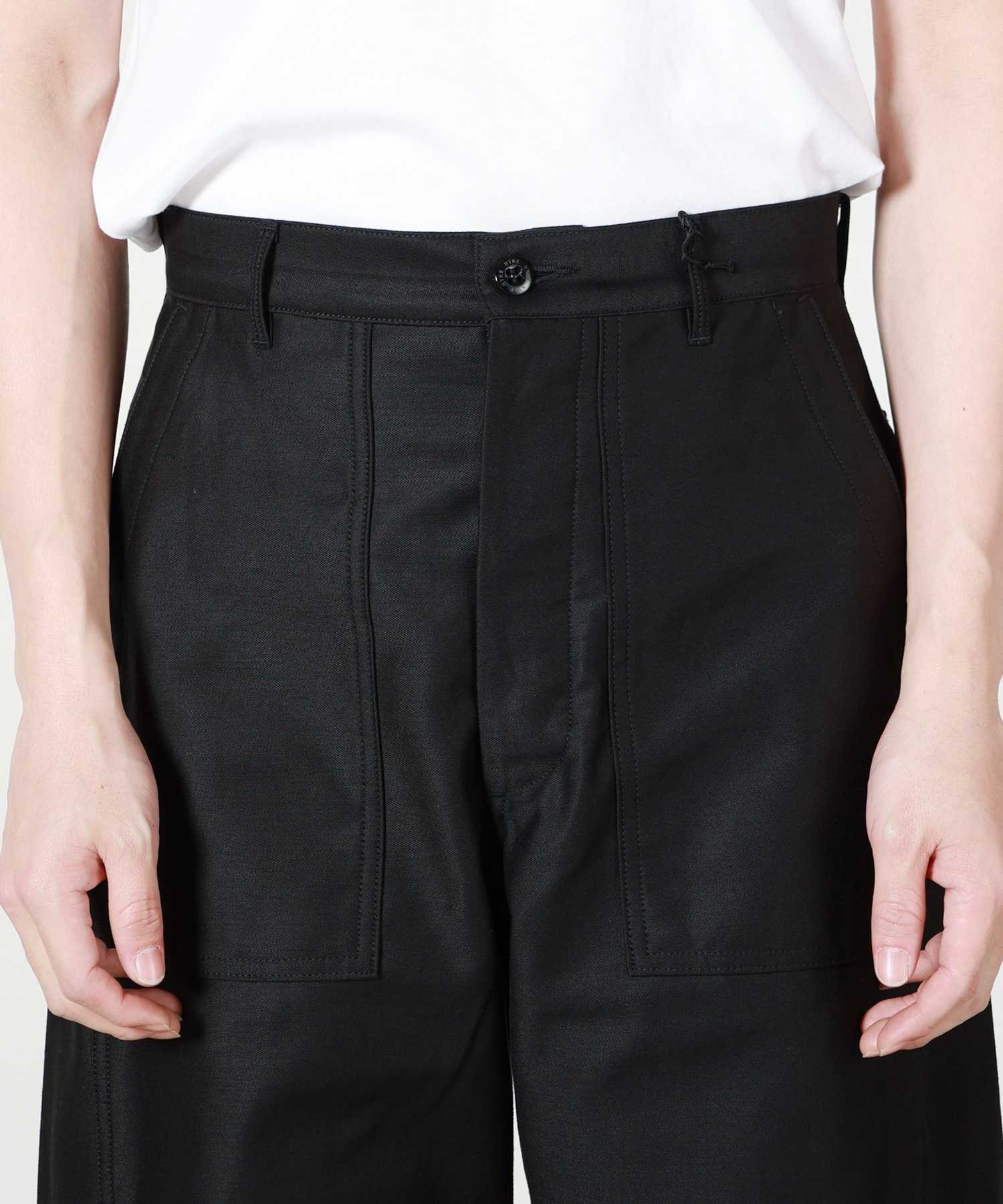 HYKE(ハイク)】 ≪Genderless≫BACK SATIN BARREL-LEG PANTS｜PARIGOT