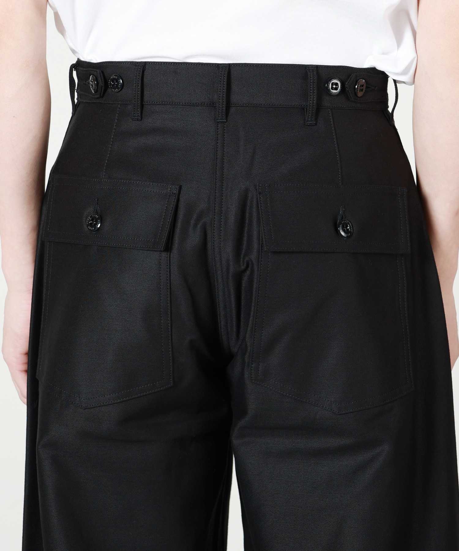 HYKE(ハイク)】 ≪Genderless≫BACK SATIN BARREL-LEG PANTS｜PARIGOT