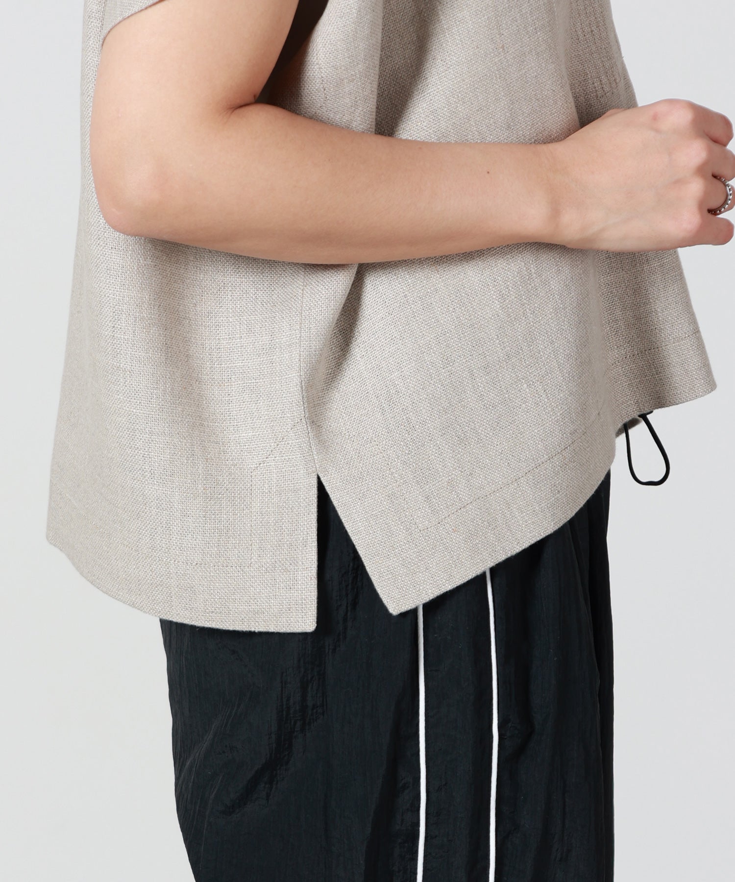 SACRA(サクラ)】 RUSTIC LINEN TOP｜PARIGOT ONLINE（パリゴオンライン）