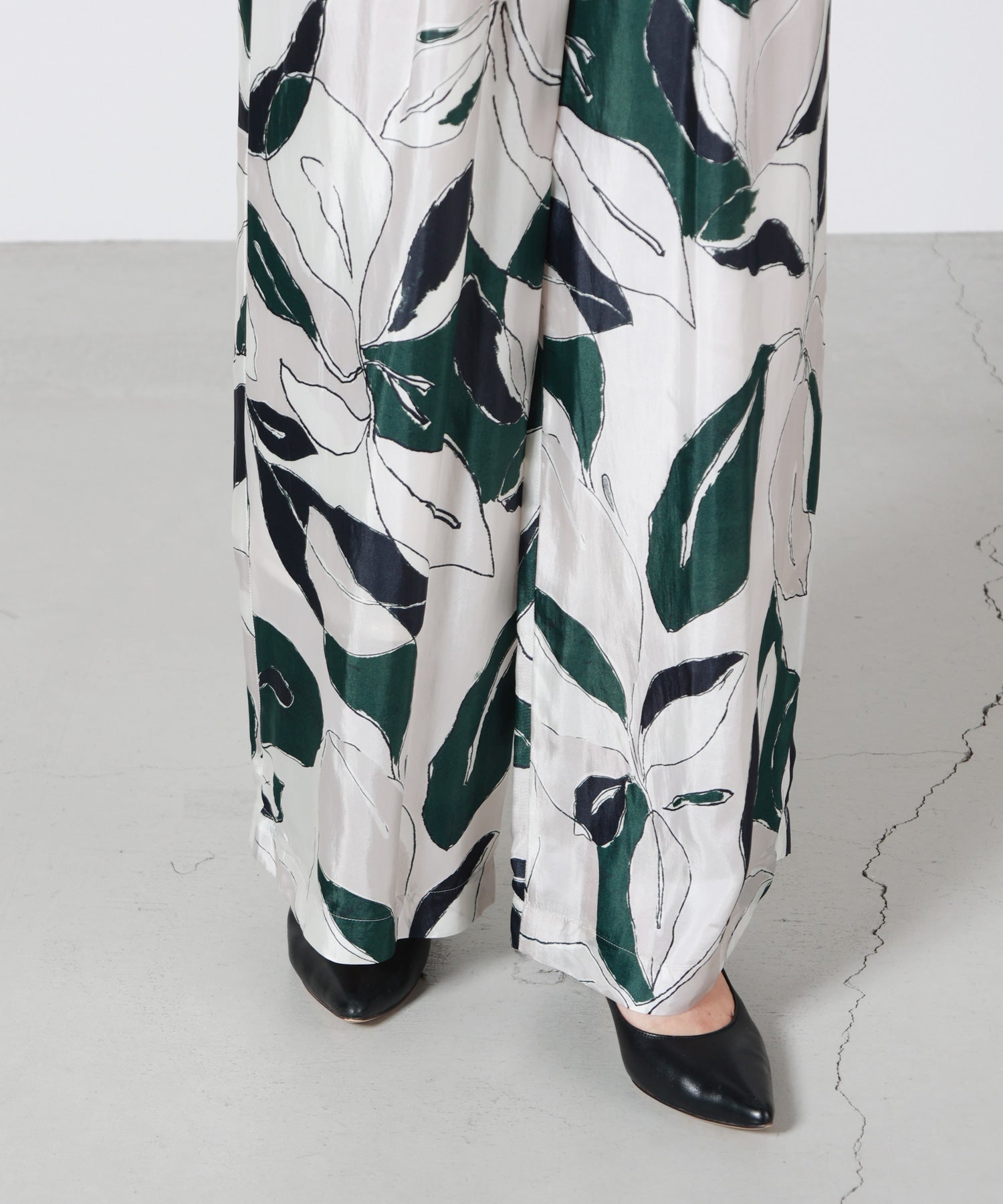 SACRA(サクラ)】 MODERN LEAVES PANTS｜PARIGOT ONLINE（パリゴ