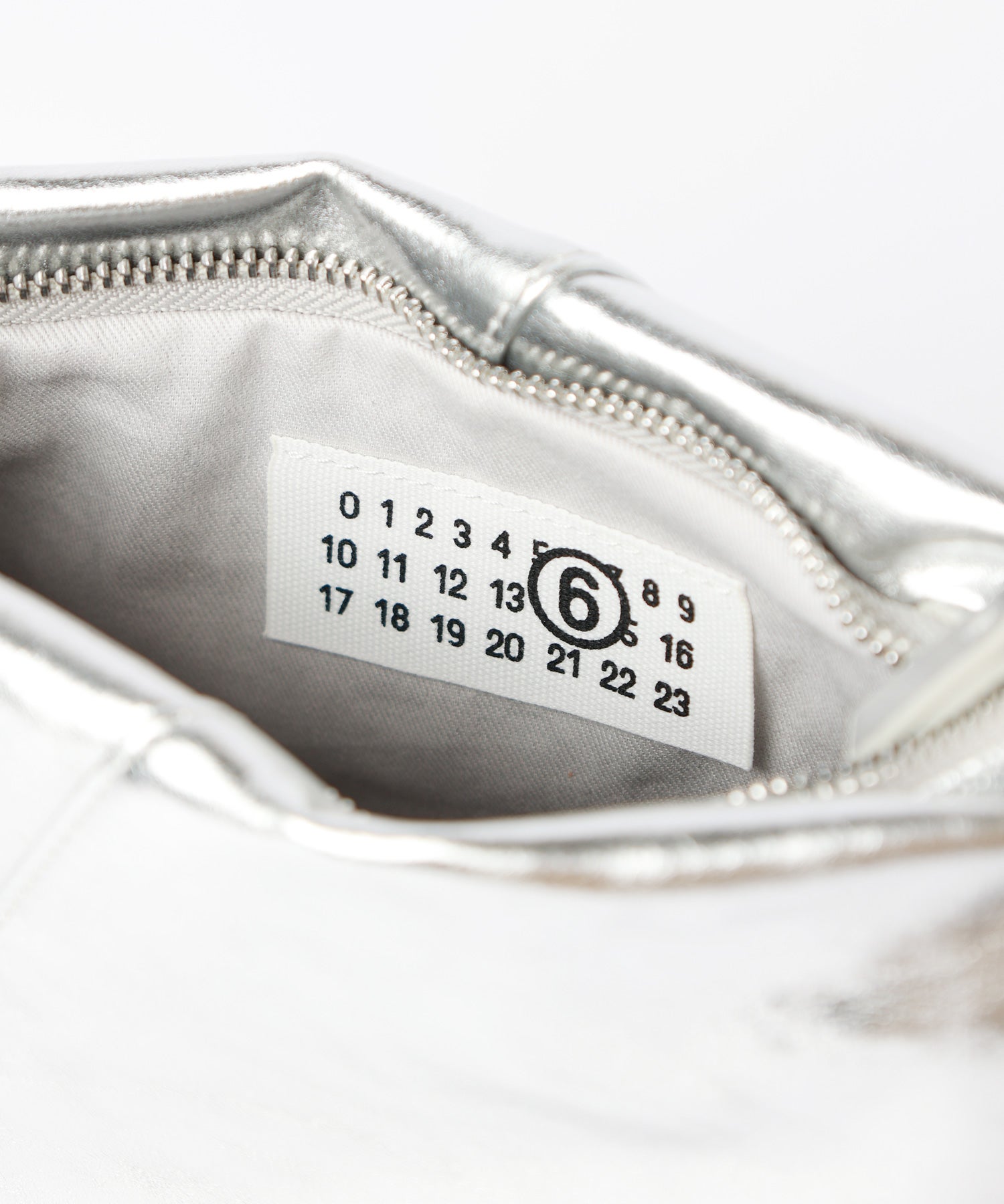 MM6 Maison Margiela(エムエムシックス メゾン マルジェラ)】 Japanese