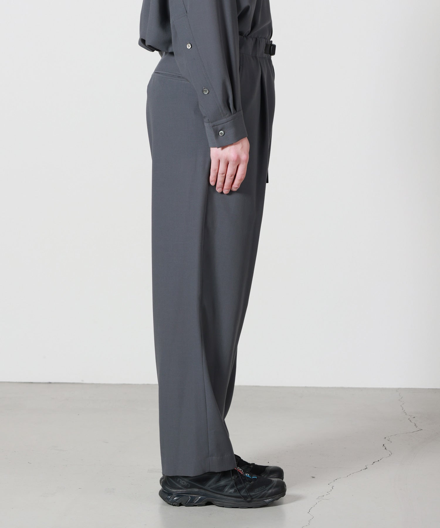 UJOH(ウジョー)】 Tape-Belt 1 Tuck PNT｜PARIGOT ONLINE（パリゴ