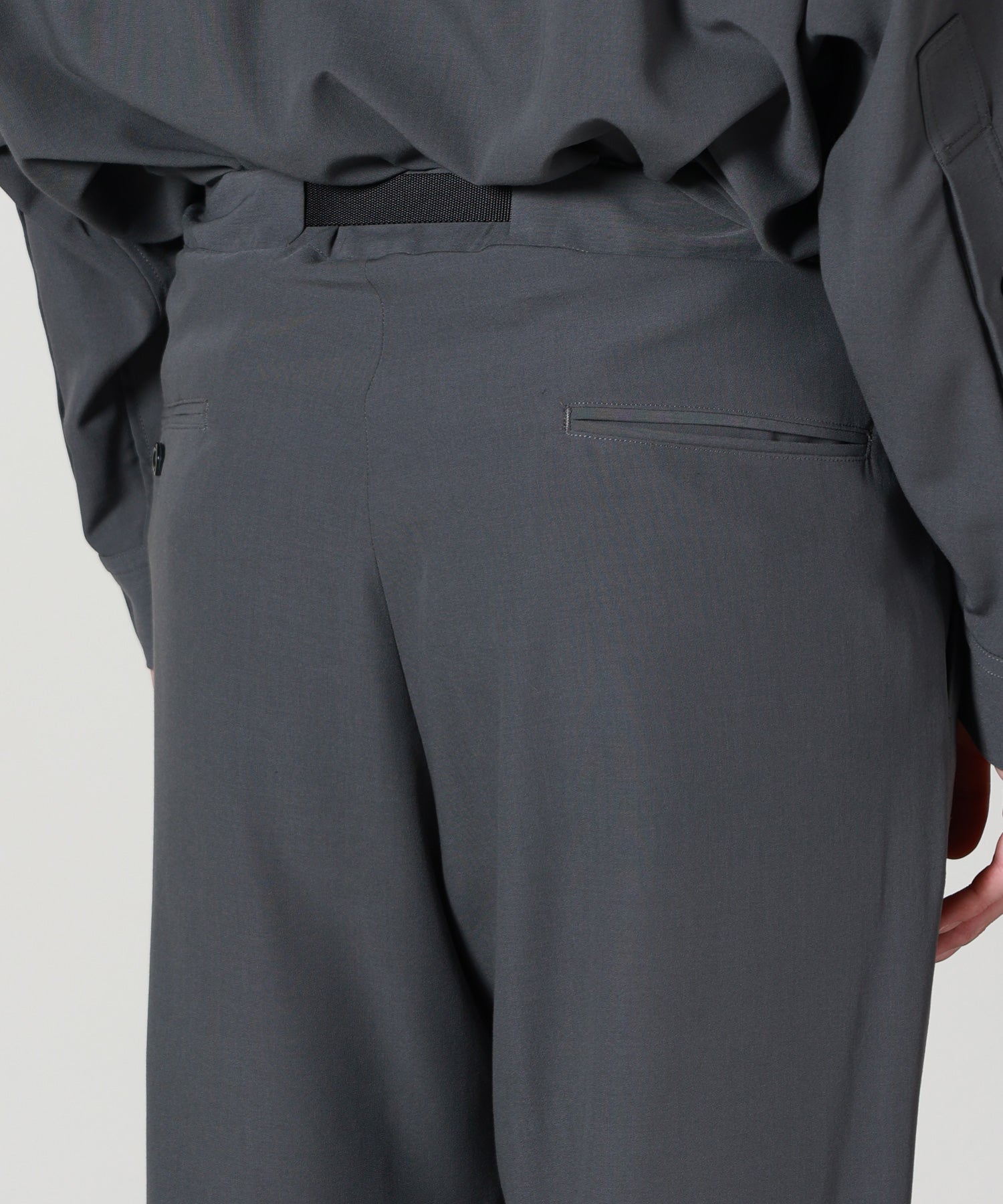 UJOH(ウジョー)】 Tape-Belt 1 Tuck PNT｜PARIGOT ONLINE（パリゴ