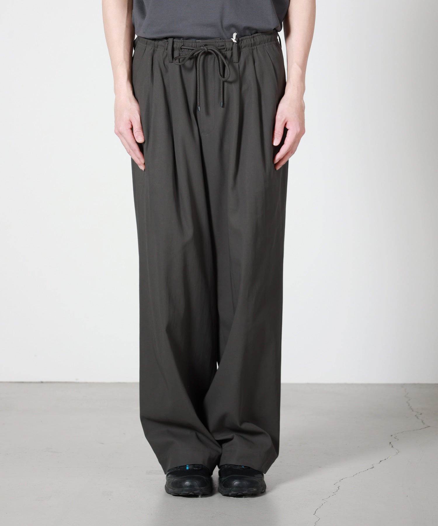 パンツ MARKAWARE TRIPLE PLEATED EASY TROUSERS MARKAWARE(マーカウェア)】 TRIPLE PLEATED EASY TROUSERS｜PARIGOT