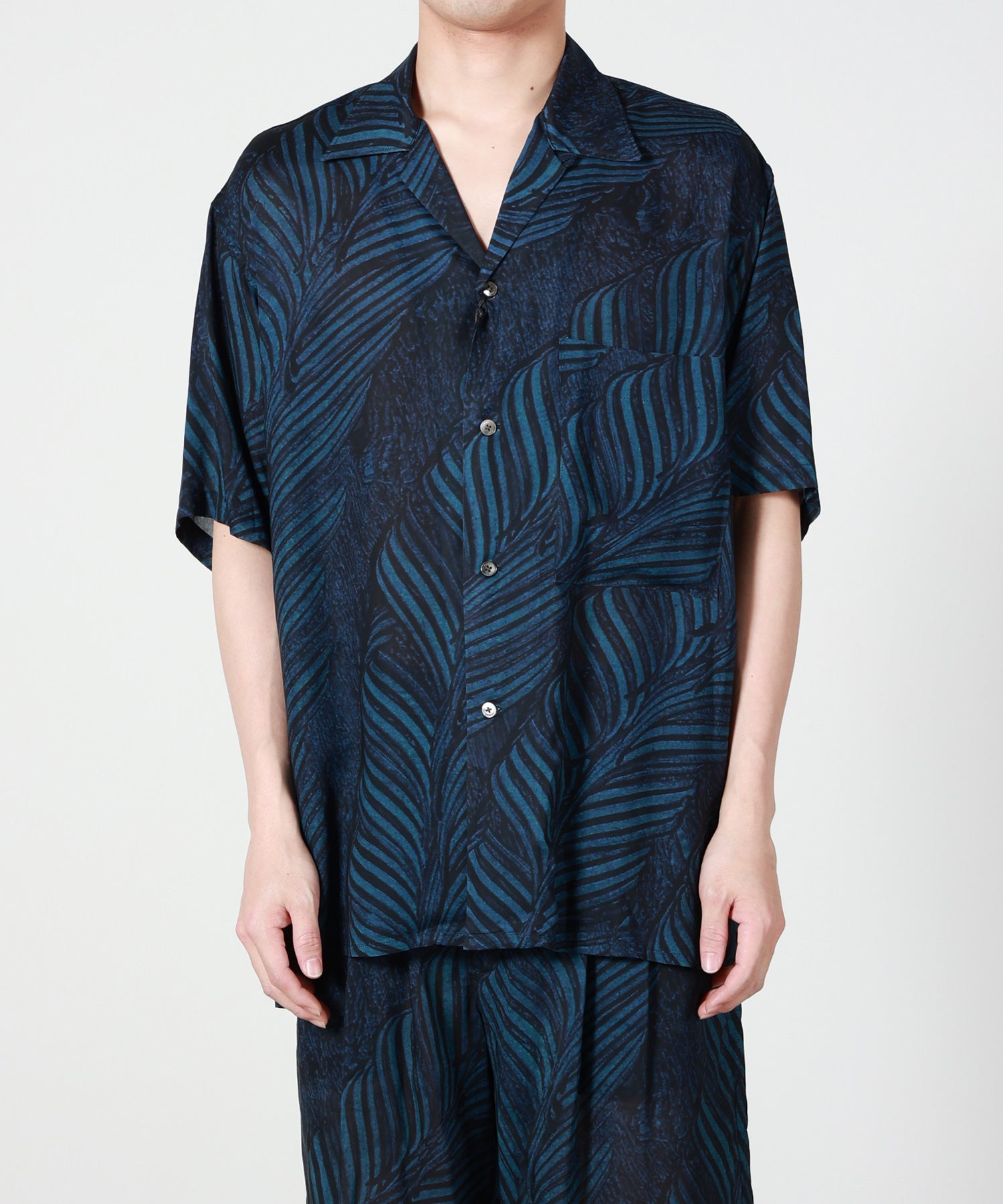 YOKE(ヨーク)】 Leaf Pattern Printed Open Collar Shirt｜PARIGOT