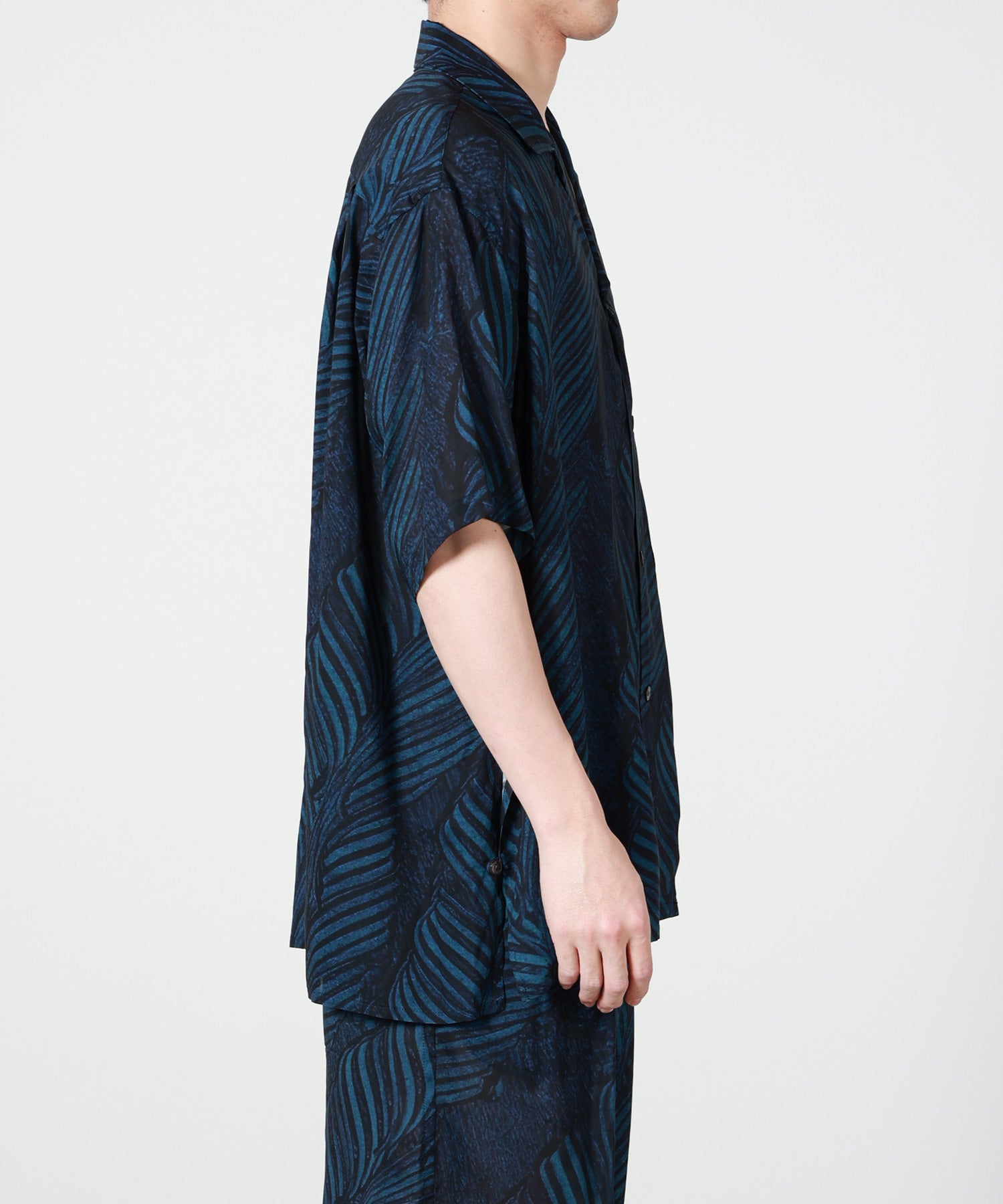 YOKE(ヨーク)】 Leaf Pattern Printed Open Collar Shirt｜PARIGOT