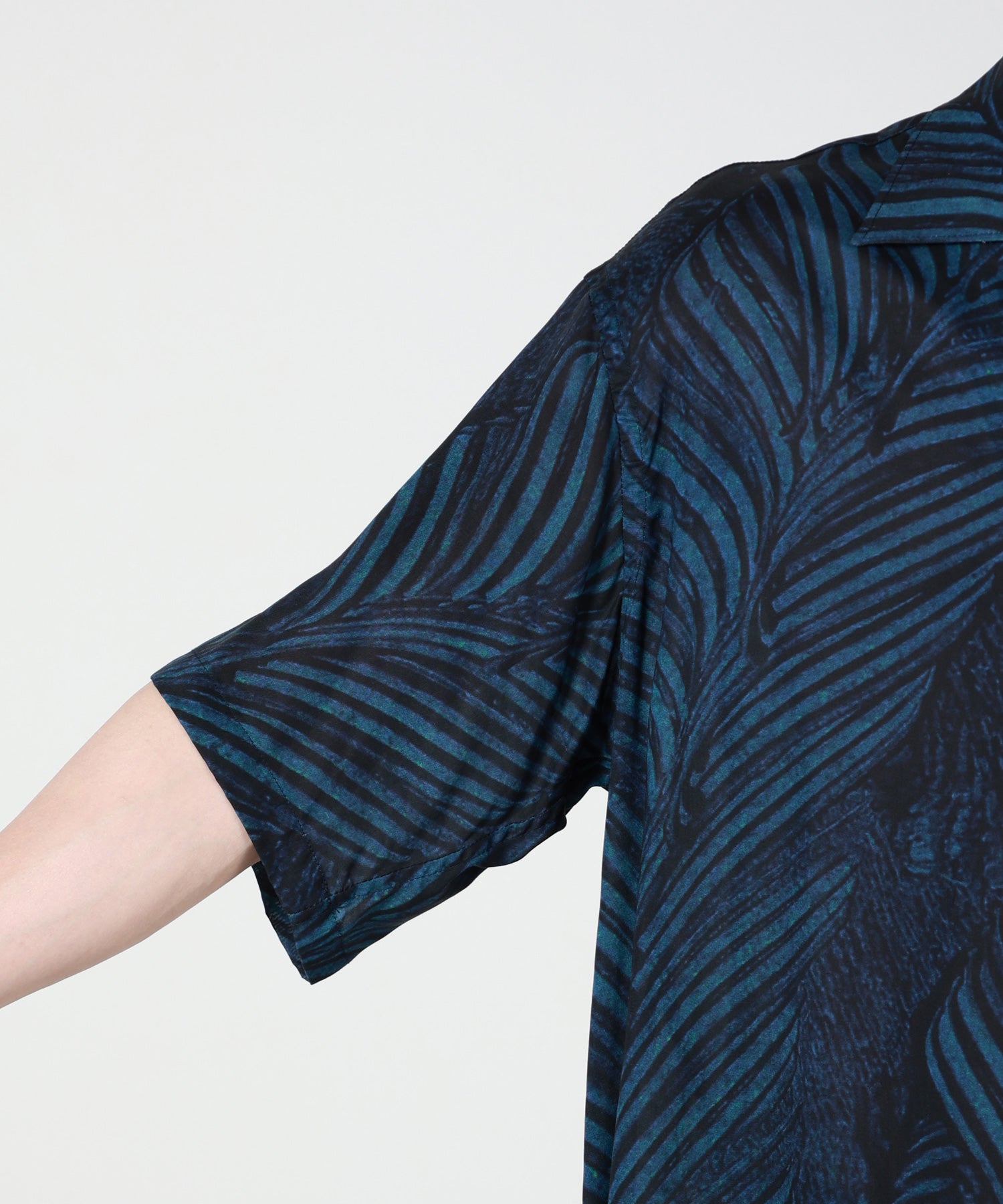 YOKE(ヨーク)】 Leaf Pattern Printed Open Collar Shirt｜PARIGOT