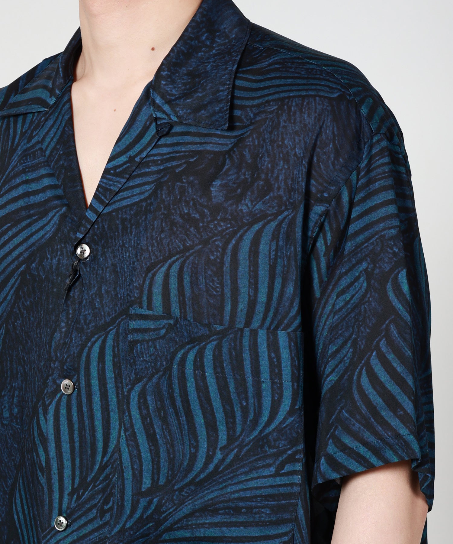 YOKE(ヨーク)】 Leaf Pattern Printed Open Collar Shirt｜PARIGOT