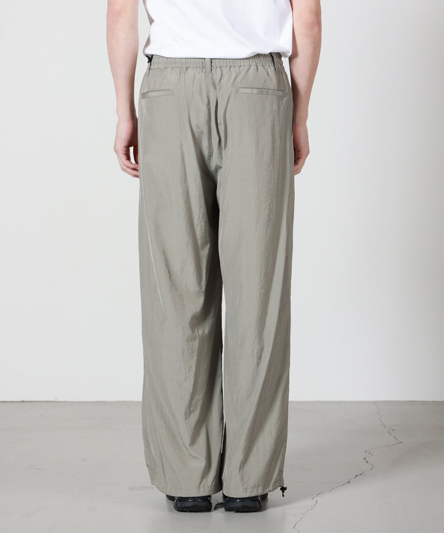 YOKE(ヨーク)】 Silk Nylon 2Pleated Easy Pants｜PARIGOT ONLINE