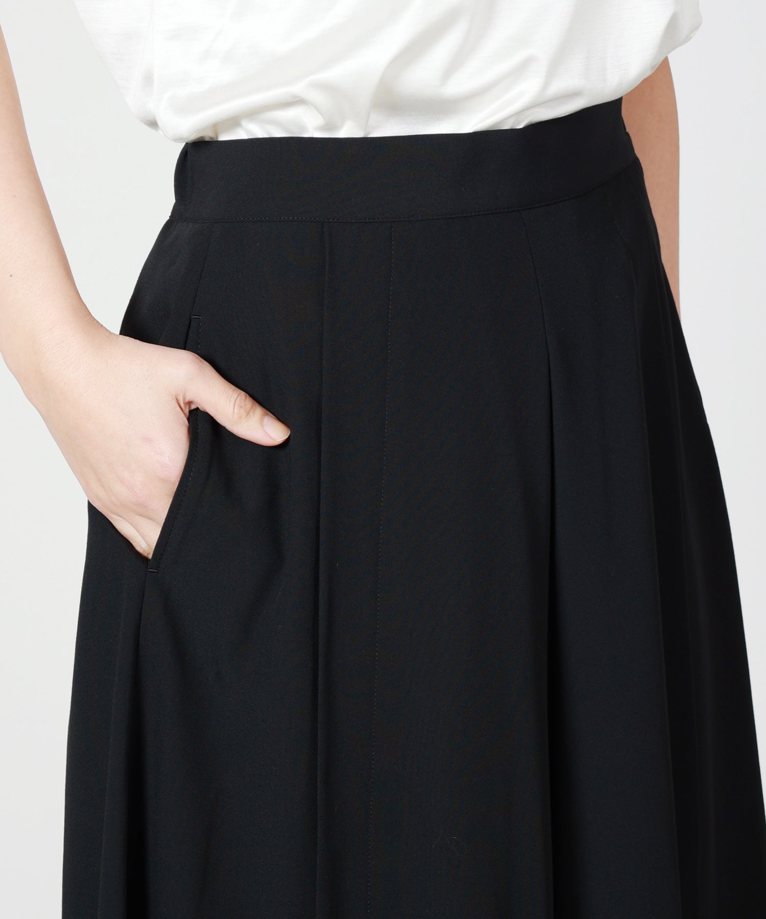 UJOH(ウジョー)】 Slit Culottes｜PARIGOT ONLINE（パリゴオンライン）