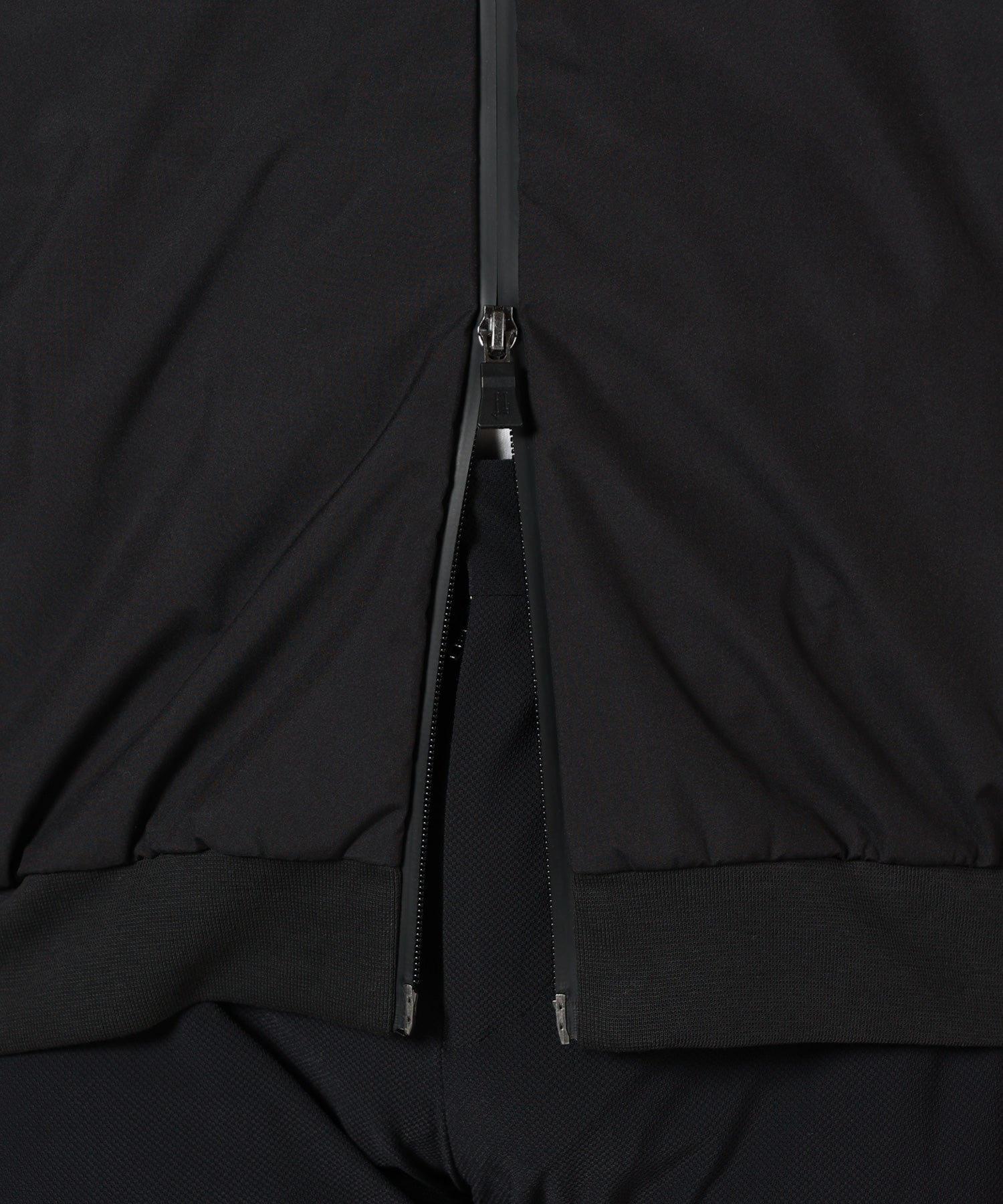 HERNO(ヘルノ)】 ZIP-UP HOODED JACKET｜PARIGOT ONLINE（パリゴ
