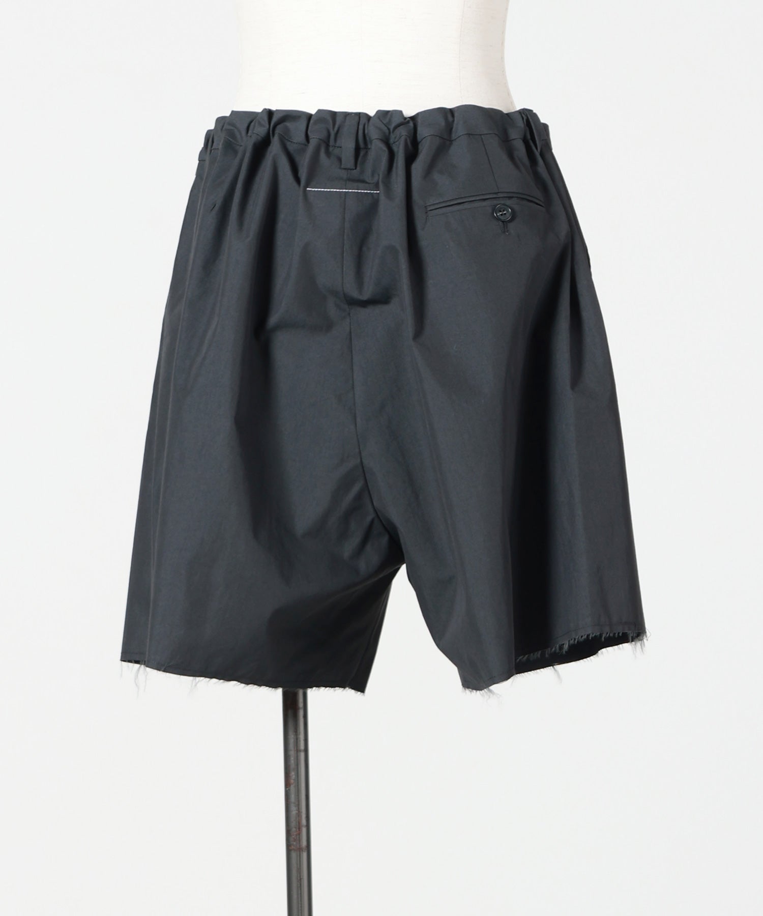 MM6 Maison Margiela(エムエムシックス メゾン マルジェラ)】 ハーフ MM6 Maison Margiela(エムエムシックス メゾン マルジェラ)】 ハーフ