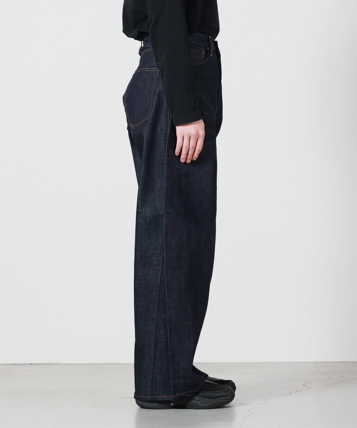 HYKE(ハイク)】 BARREL-LEG DENIM JEANS｜PARIGOT ONLINE（パリゴ