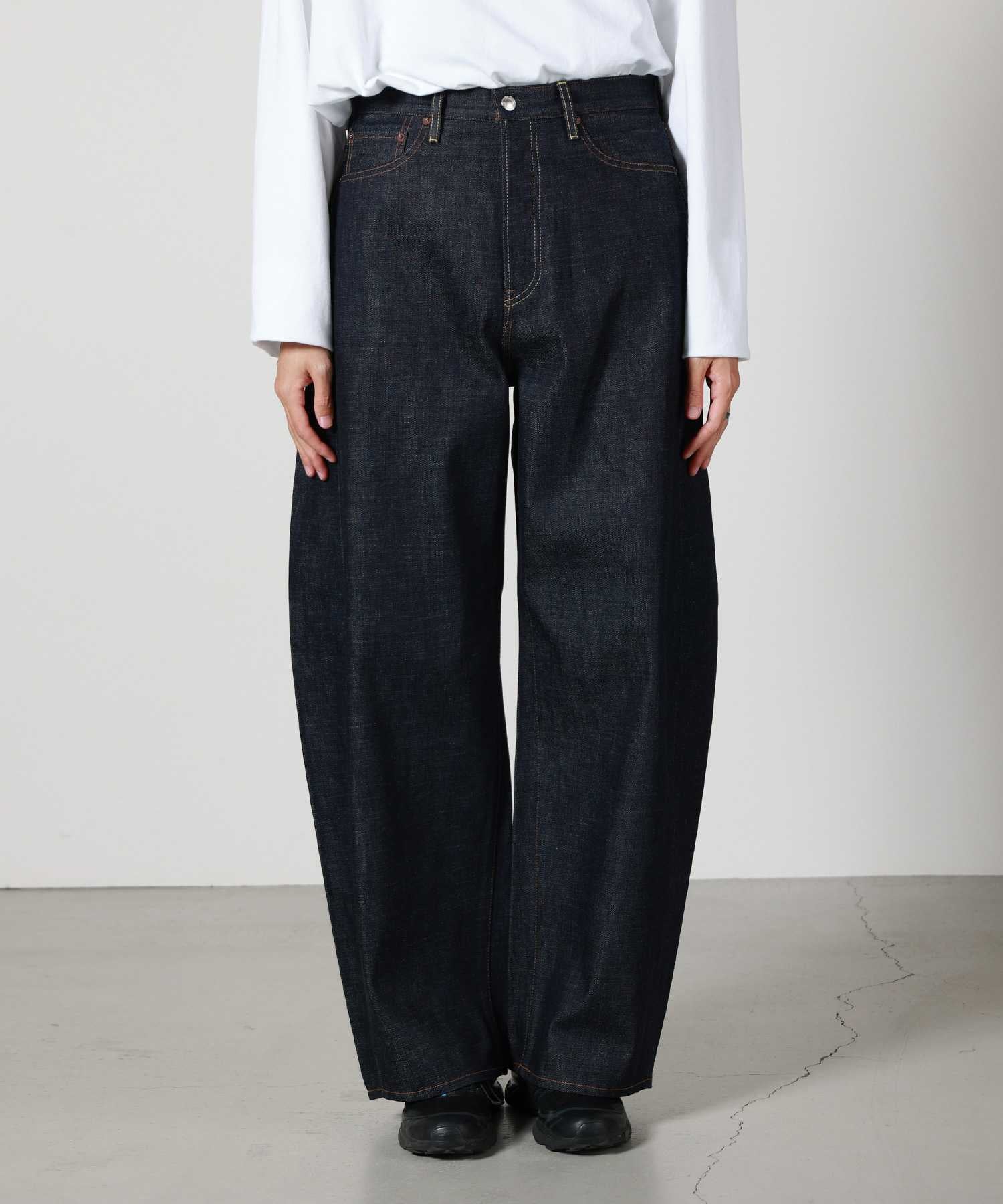 HYKE(ハイク)】≪genderless≫ BARREL-LEG DENIM JEANS｜PARIGOT