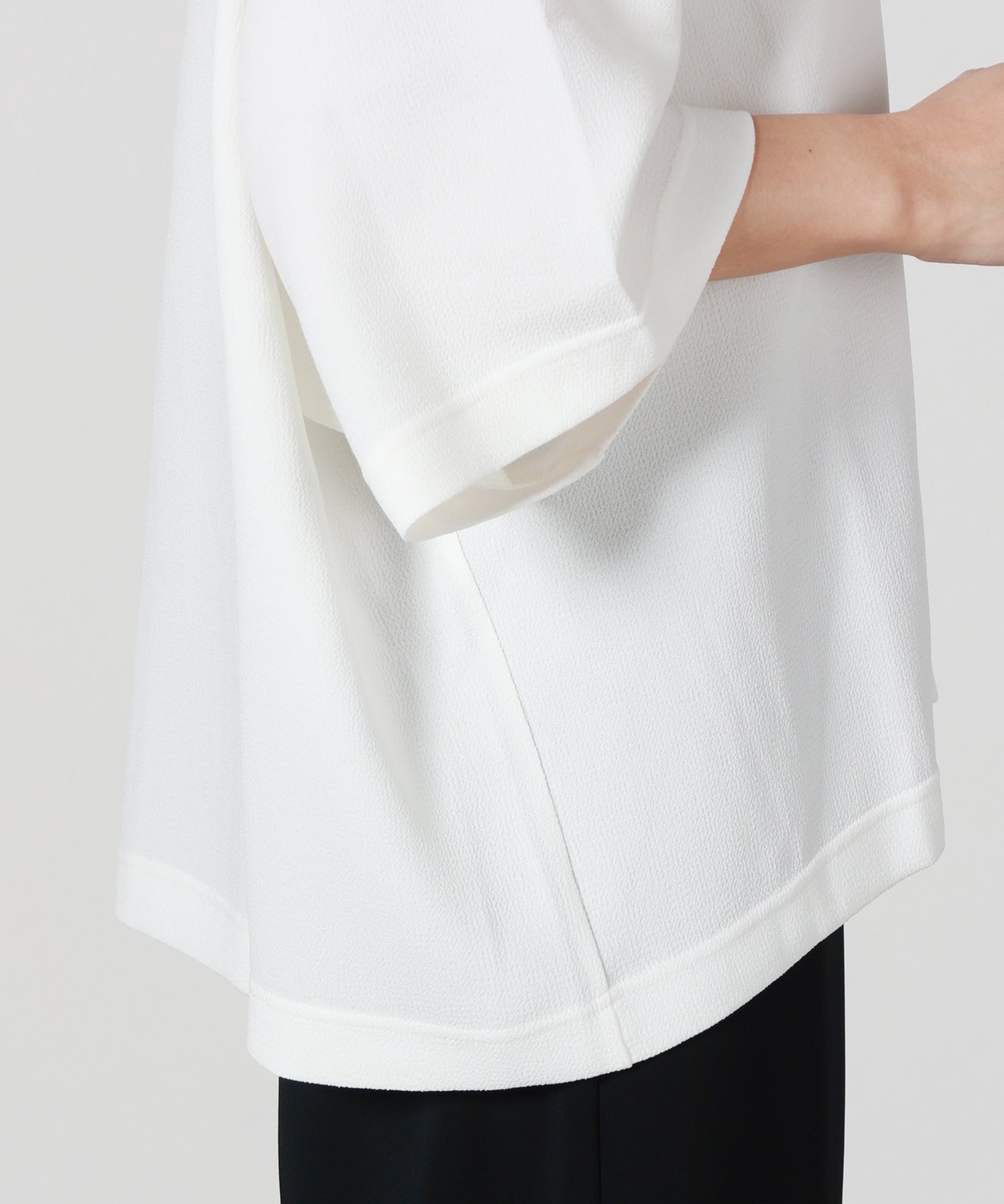 UJOH(ウジョー)】 Tape Belt Half Sleeve T｜PARIGOT ONLINE（パリゴ