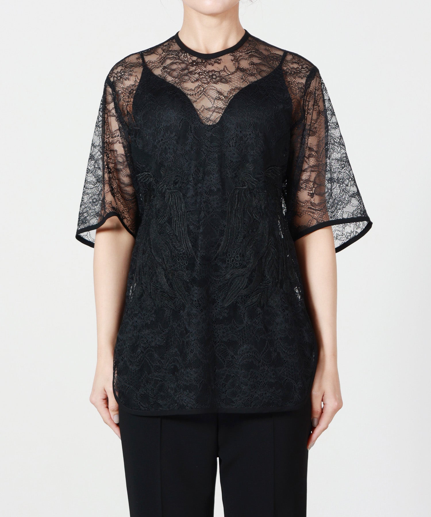 Mame Kurogouchi(マメ クロゴウチ)】 Raschel Lace Embroidered Top