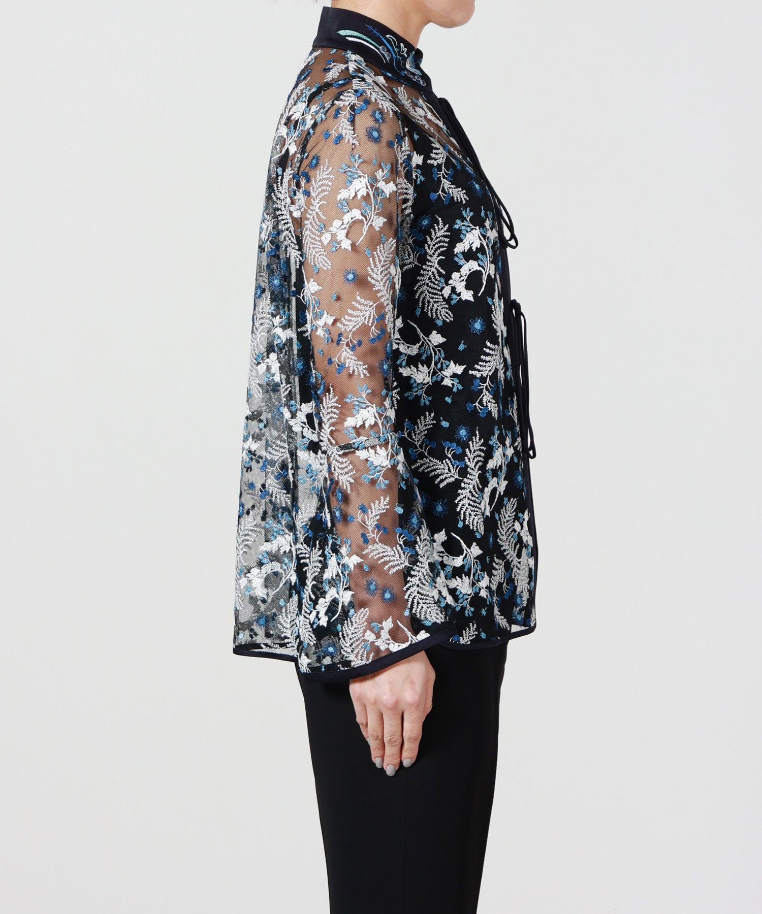 Mame Kurogouchi(マメ クロゴウチ)】 Tulle Lace Stand Collar Shirt