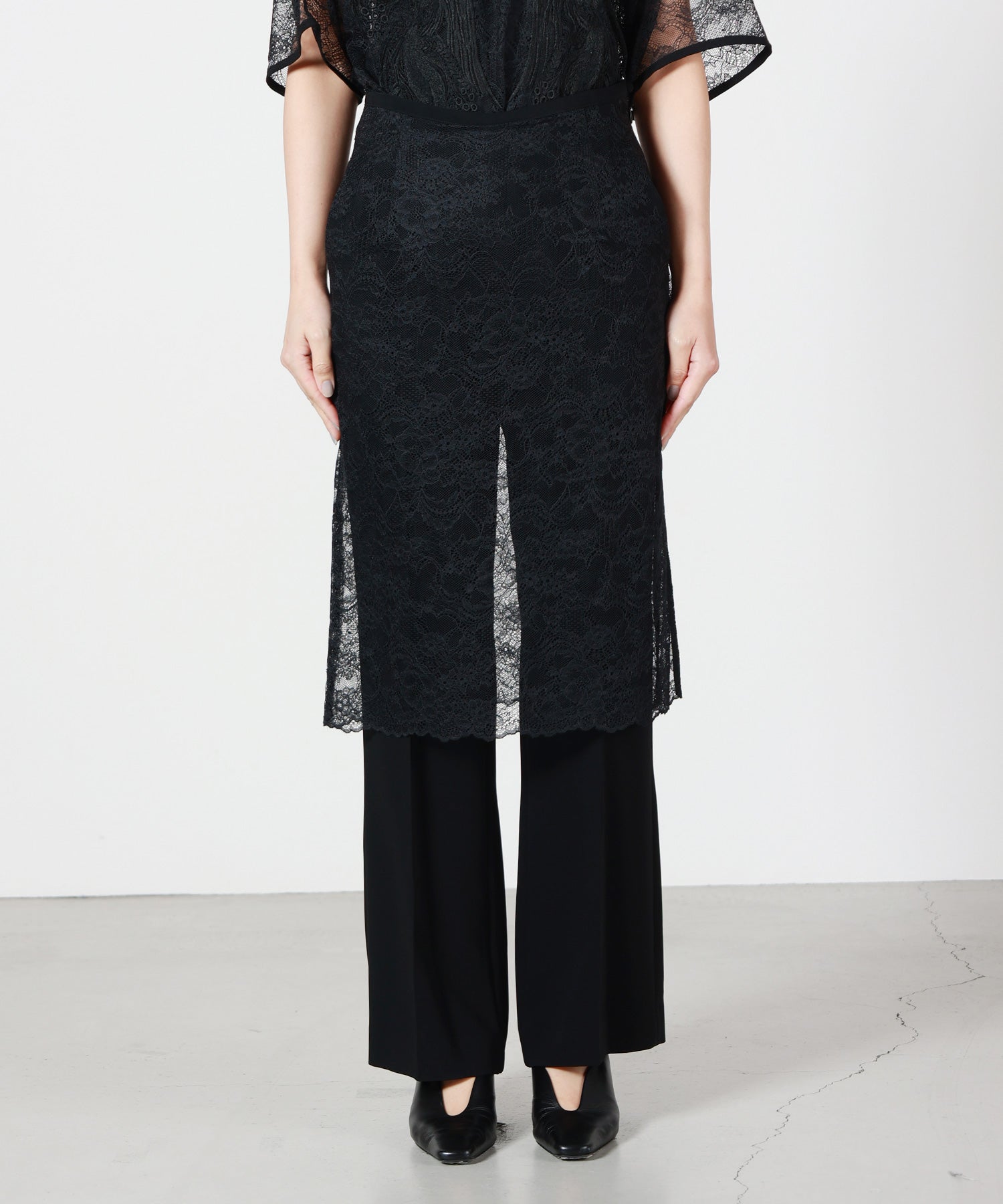 mame kurogouchi /カーテンレースニットパンツ/レースパンツ Mame Kurogouchi(マメ クロゴウチ)】 Raschel Lace Layered Trousers