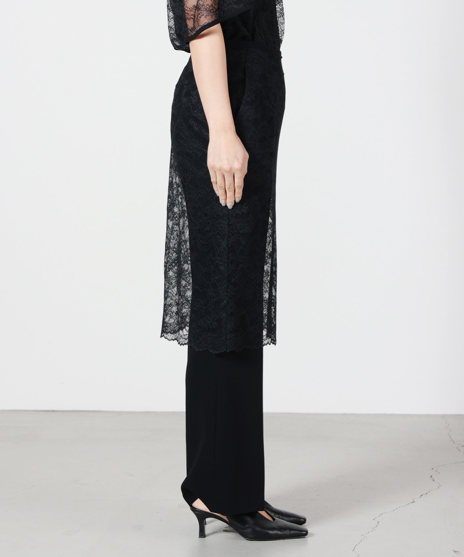 mame kurogouchi /カーテンレースニットパンツ/レースパンツ Mame Kurogouchi(マメ クロゴウチ)】 Raschel Lace Layered Trousers