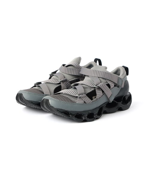 Dark gray / Black