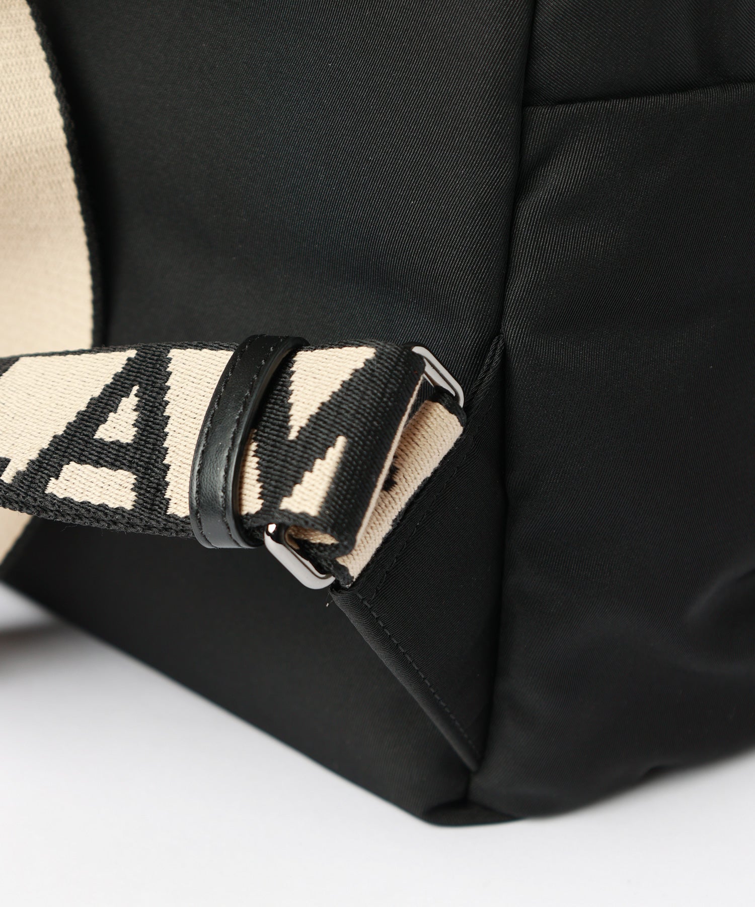 STELLA McCARTNEY(ステラ・マッカートニー)】 ロゴ ストラップ バック STELLA McCARTNEY(ステラ・マッカートニー)】 ロゴ ストラップ バック