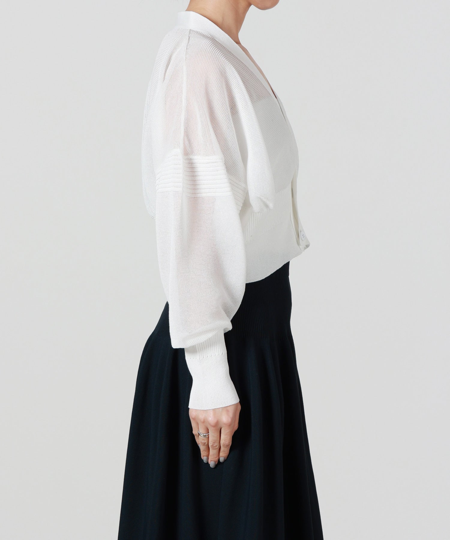 CFCL(シーエフシーエル)】 TC GARTER LUCENT CROPPED CARDIGAN