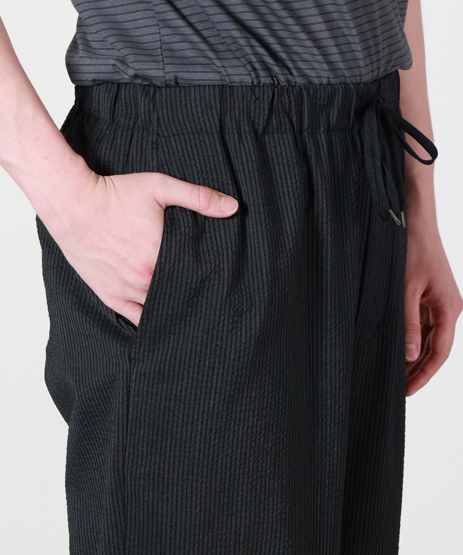 marka(マーカ)】 WIDE CYLINDER FIT EASY PANT -WOOL SEERSUCKER