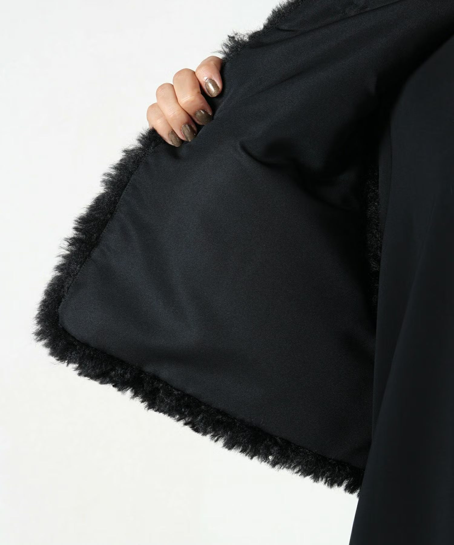 HYKE(ハイク)】 《26AW予約》FAUX SHEARLING CROPPED VEST｜PARIGOT