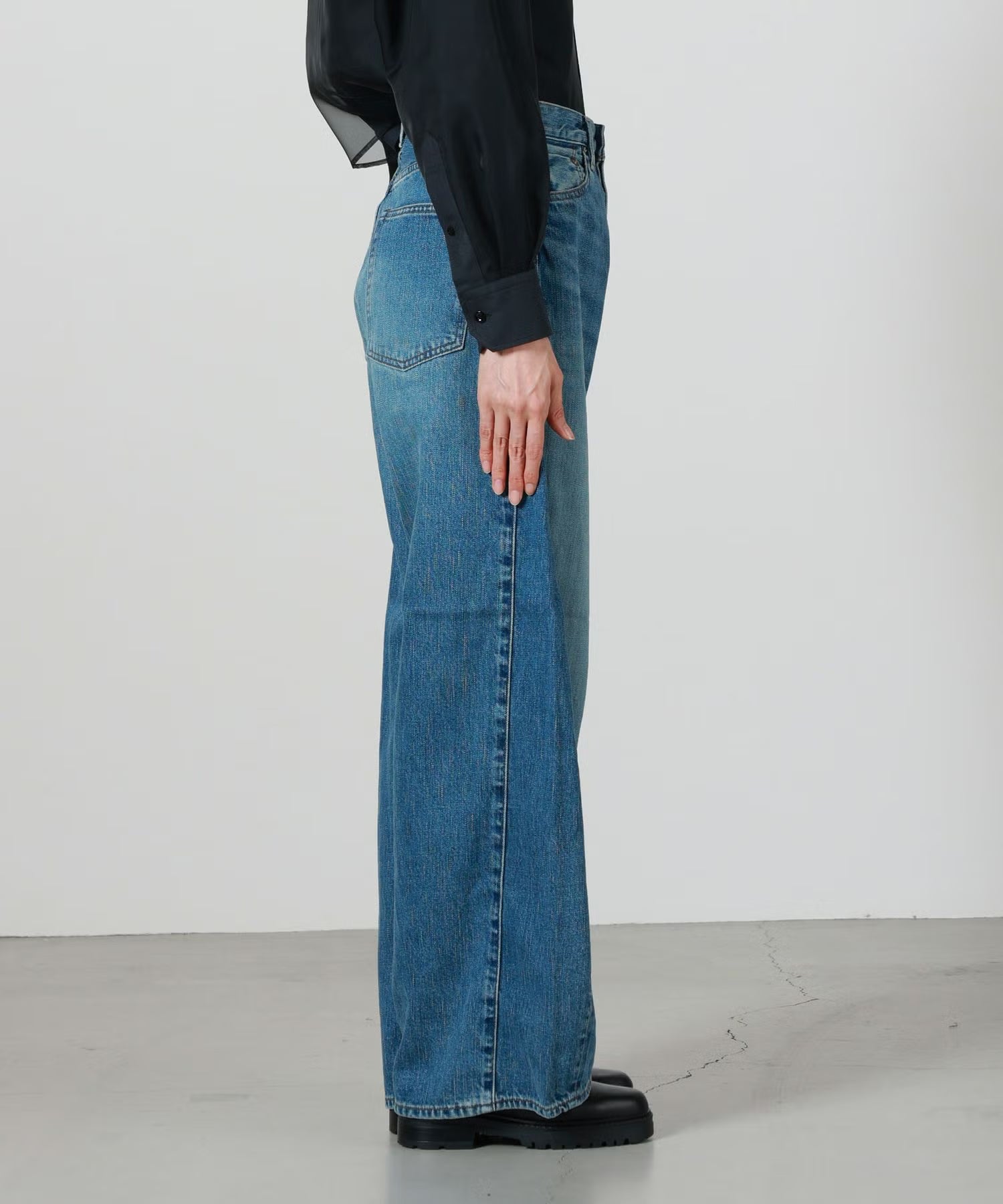 HYKE(ハイク)】 《26AW予約》BARREL-LEG DENIM JEANS｜PARIGOT ONLINE