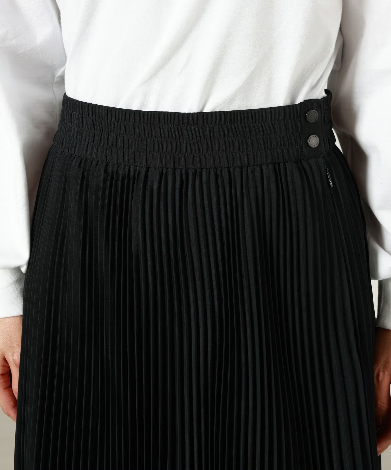 HYKE(ハイク)】 《26AW予約》TAFFETA PLEATED SKIRT｜PARIGOT ONLINE