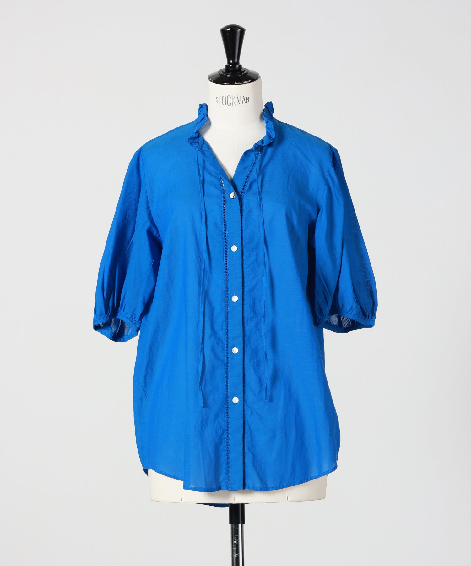 B(BLUE)