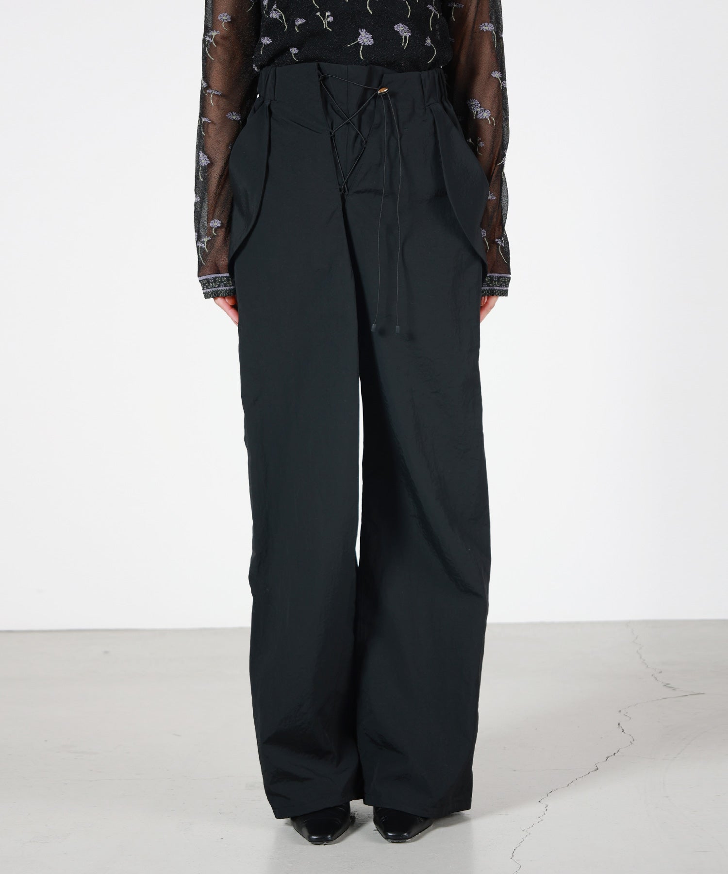 Mame Kurogouchi(マメ クロゴウチ)】 Nylon Typewriter Trousers