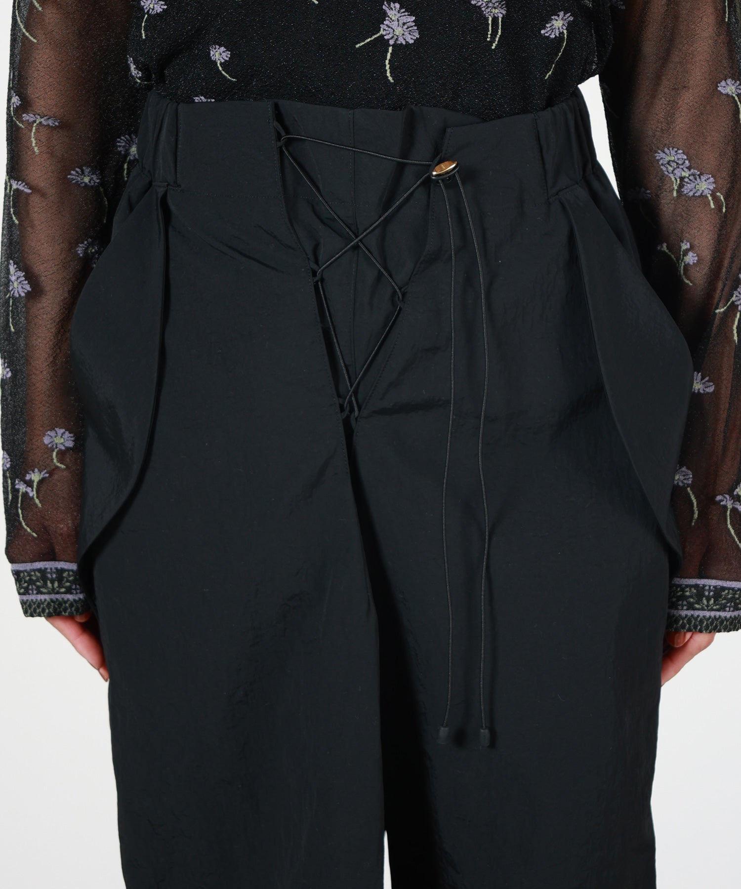 Mame Kurogouchi(マメ クロゴウチ)】 Nylon Typewriter Trousers