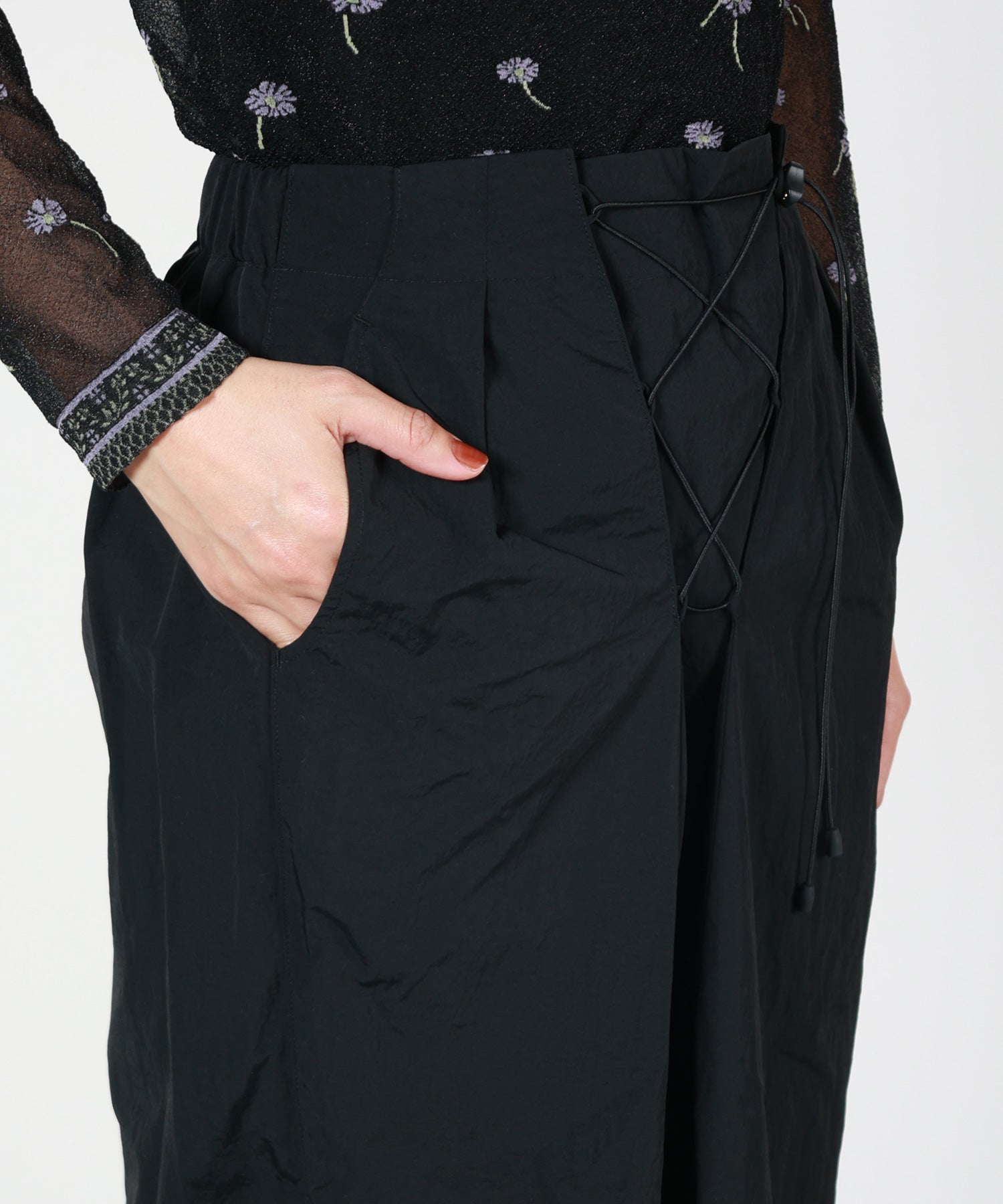 Mame Kurogouchi(マメ クロゴウチ)】 Nylon Typewriter Skirt｜PARIGOT