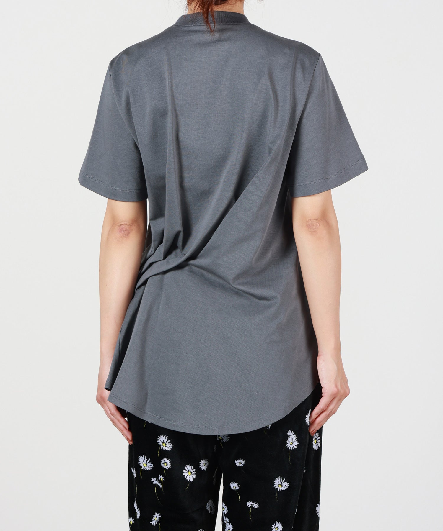 Mame Kurogouchi(マメ クロゴウチ)】 Cotton Jersey Asymmetric T