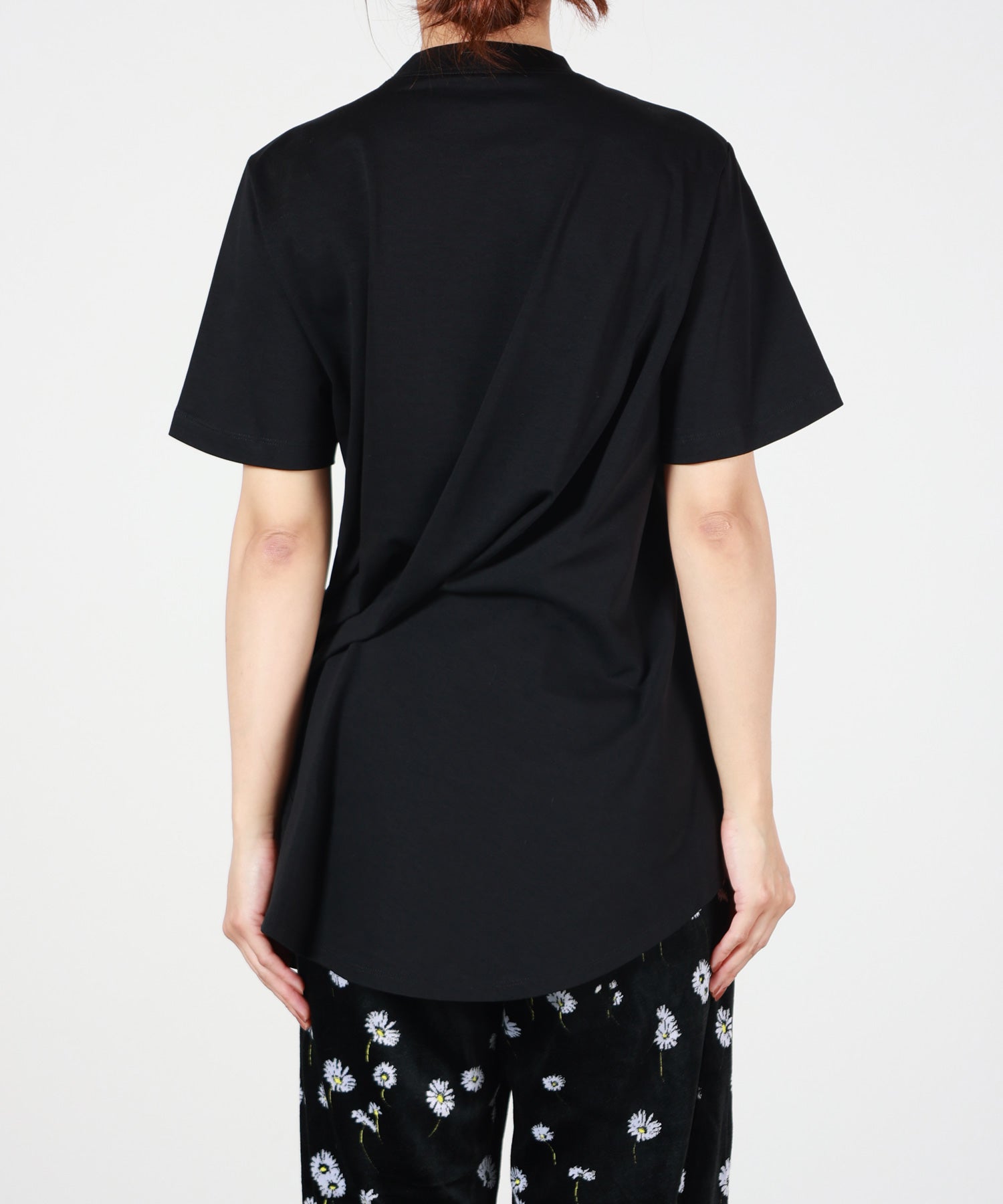 Mame Kurogouchi(マメ クロゴウチ)】 Cotton Jersey Asymmetric T