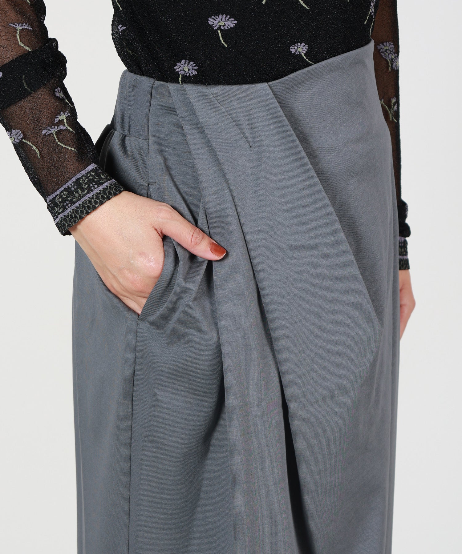 Mame Kurogouchi(マメ クロゴウチ)】 Cotton Jersey Asymmetric Skirt