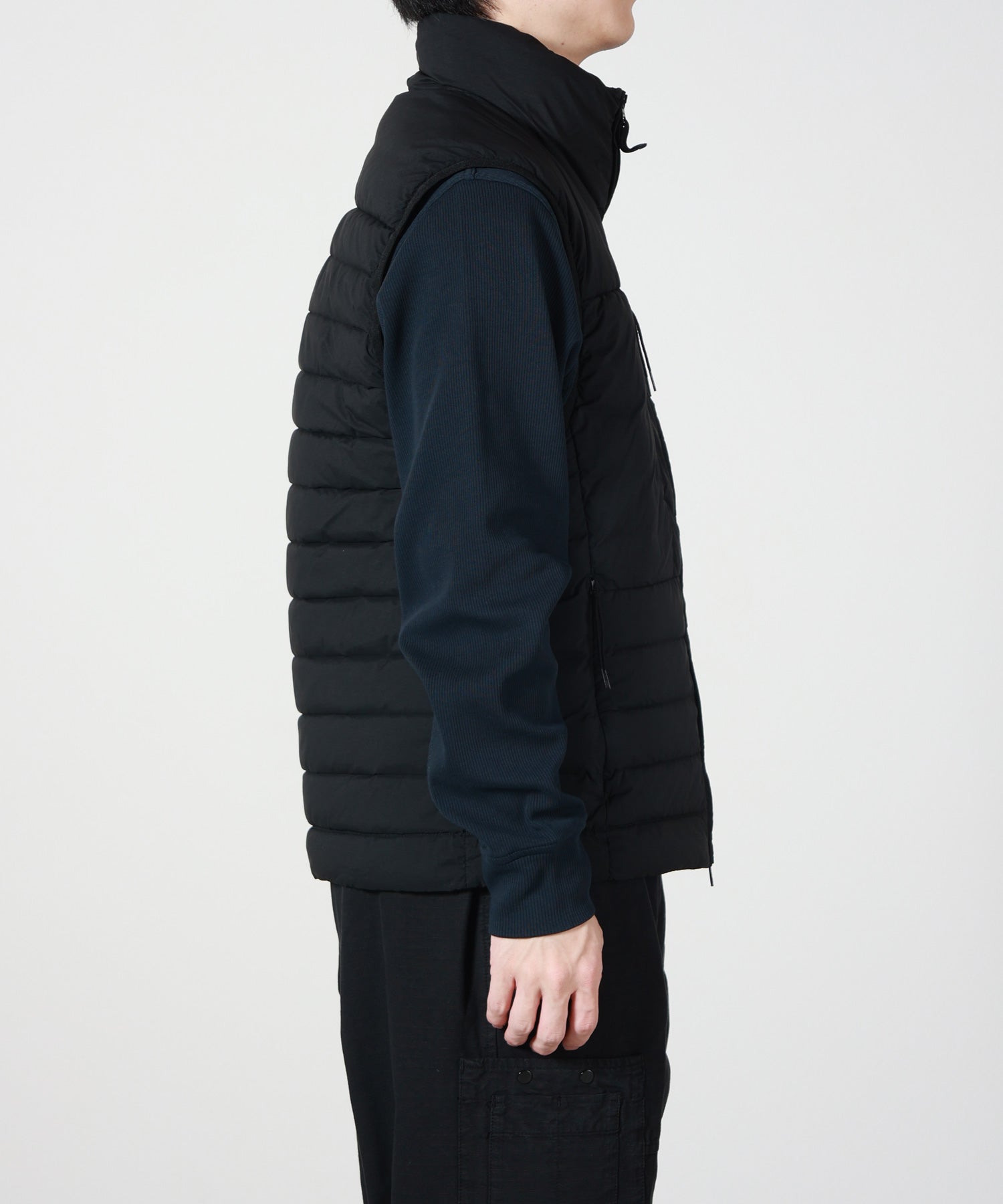 SEAMLESS TUNNEL NYLON DOWN-TC ダウンベスト ディテール2