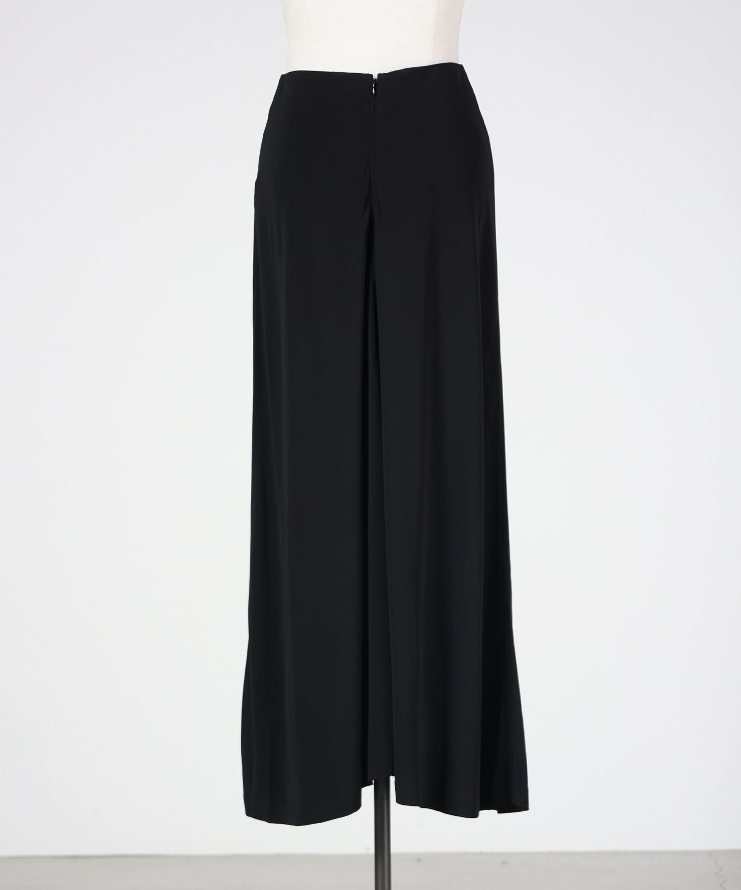 TOTEM トーテム　バニラカラーフレアスカート TOTEME(トーテム)】 Flared jersey skirt｜PARIGOT ONLINE（パリゴ