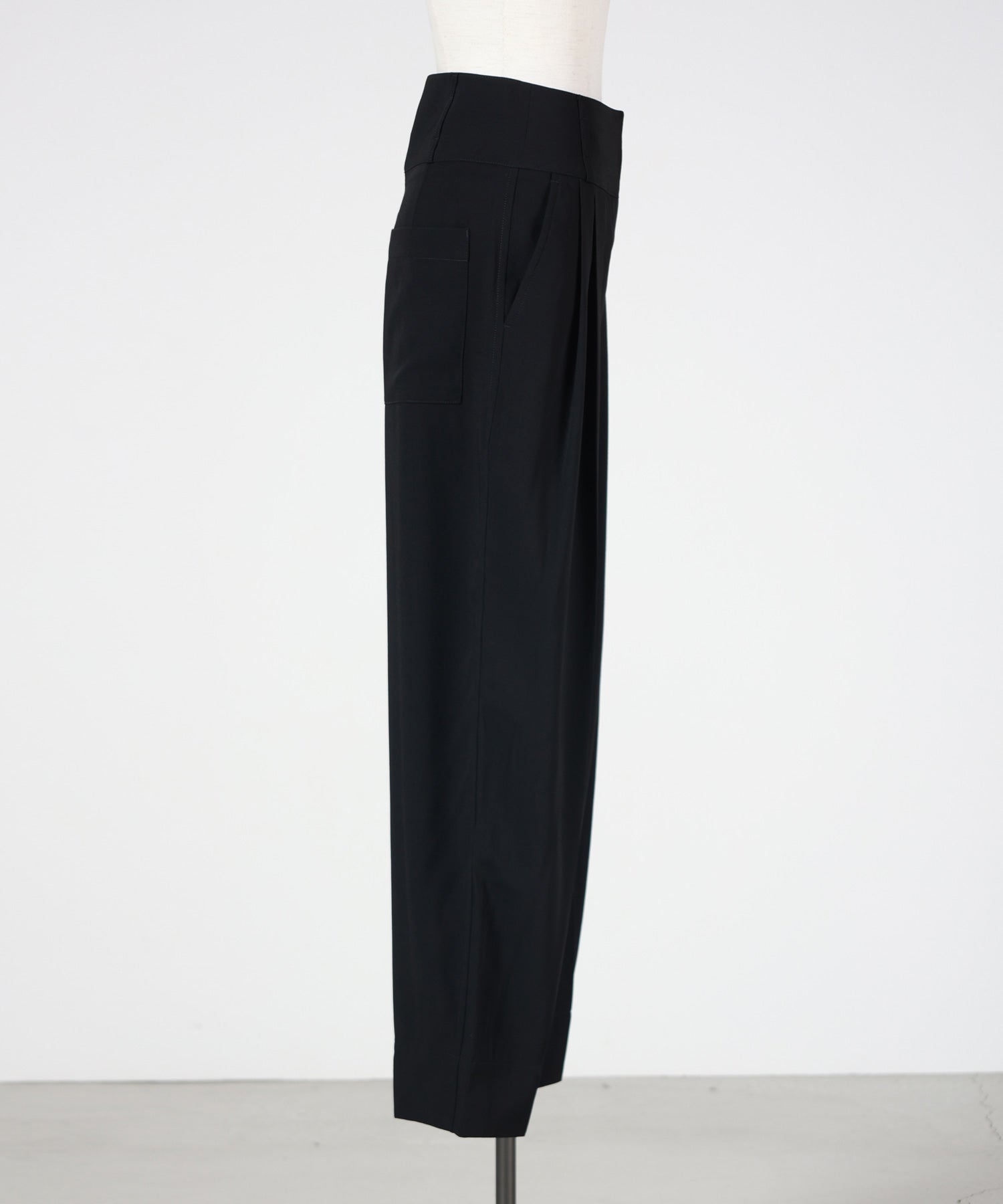 TOTEME(トーテム)】 Draped balloon trousers｜PARIGOT ONLINE（パリゴ