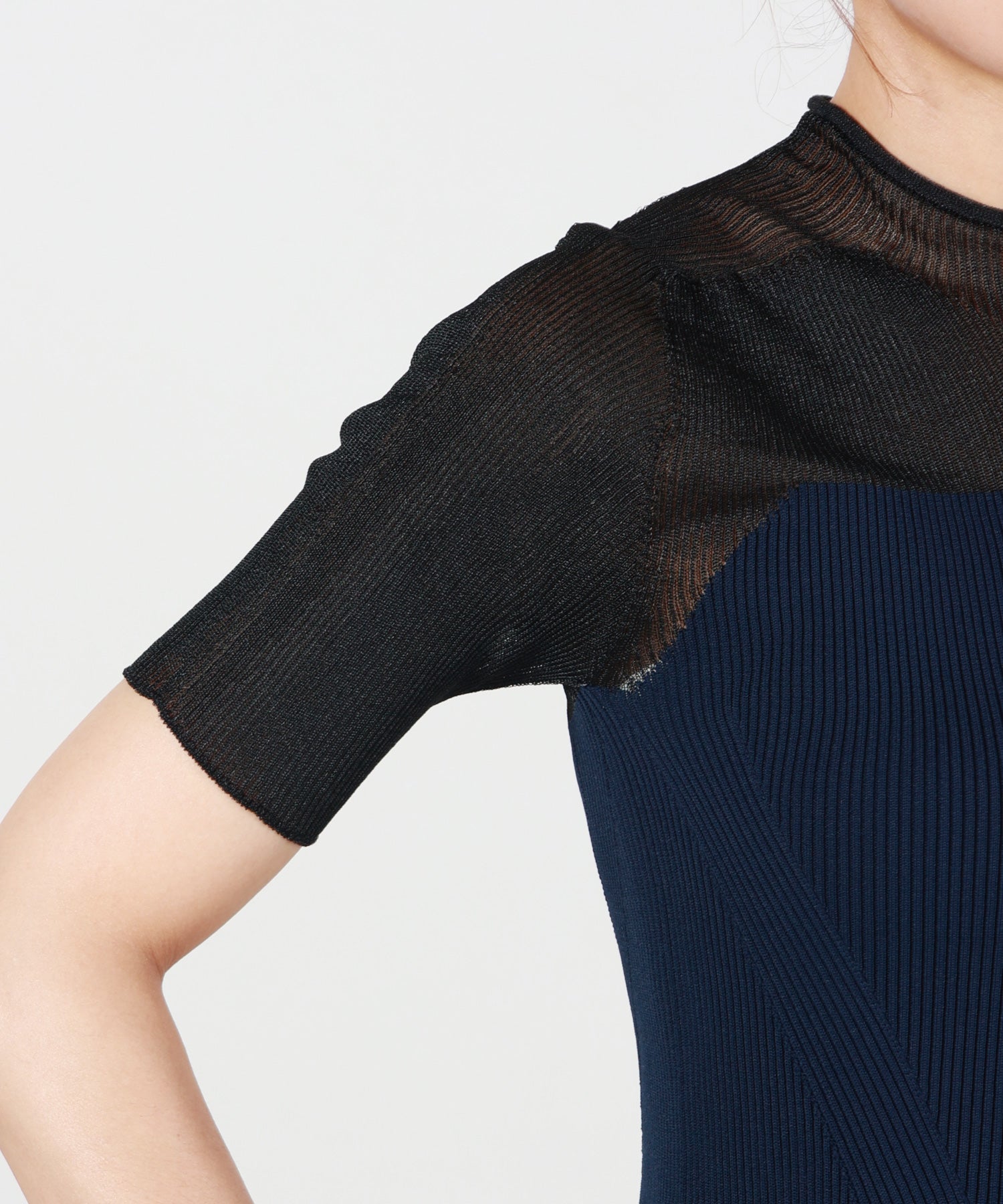 CFCL(シーエフシーエル)】 POTTERY LUCENT DECOLLETAGE SHORT SLEEVE