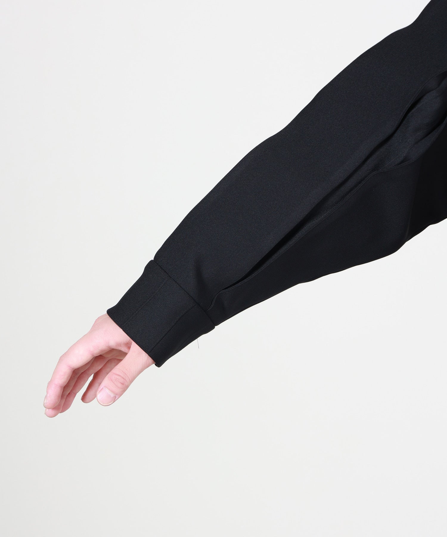CFCL(シーエフシーエル)】 WEDGED ZIP STAND COLLAR BLOUSON｜PARIGOT