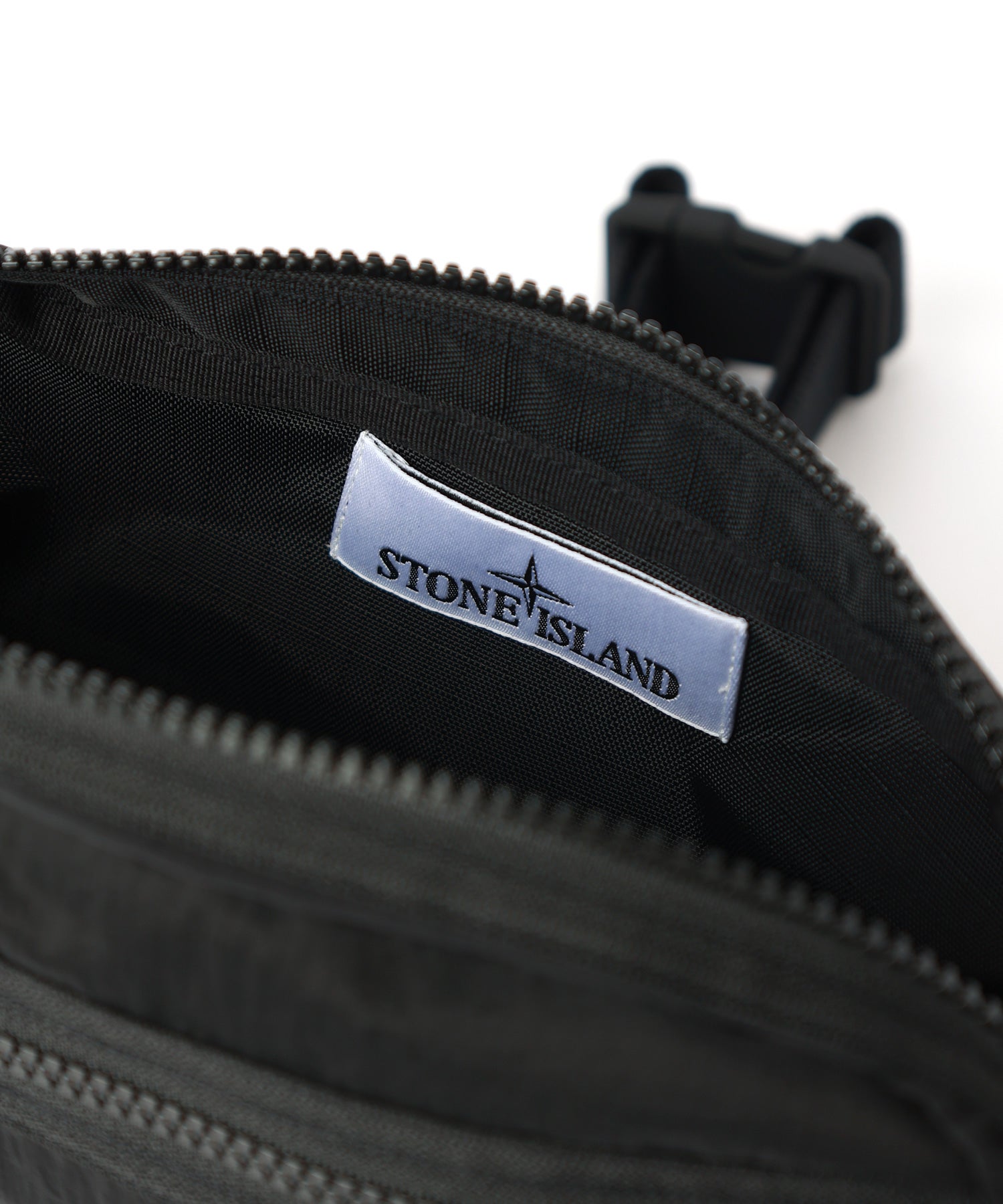 STONE ISLAND(ストーンアイランド)】 COATED NYLON METAL IN ECONYL