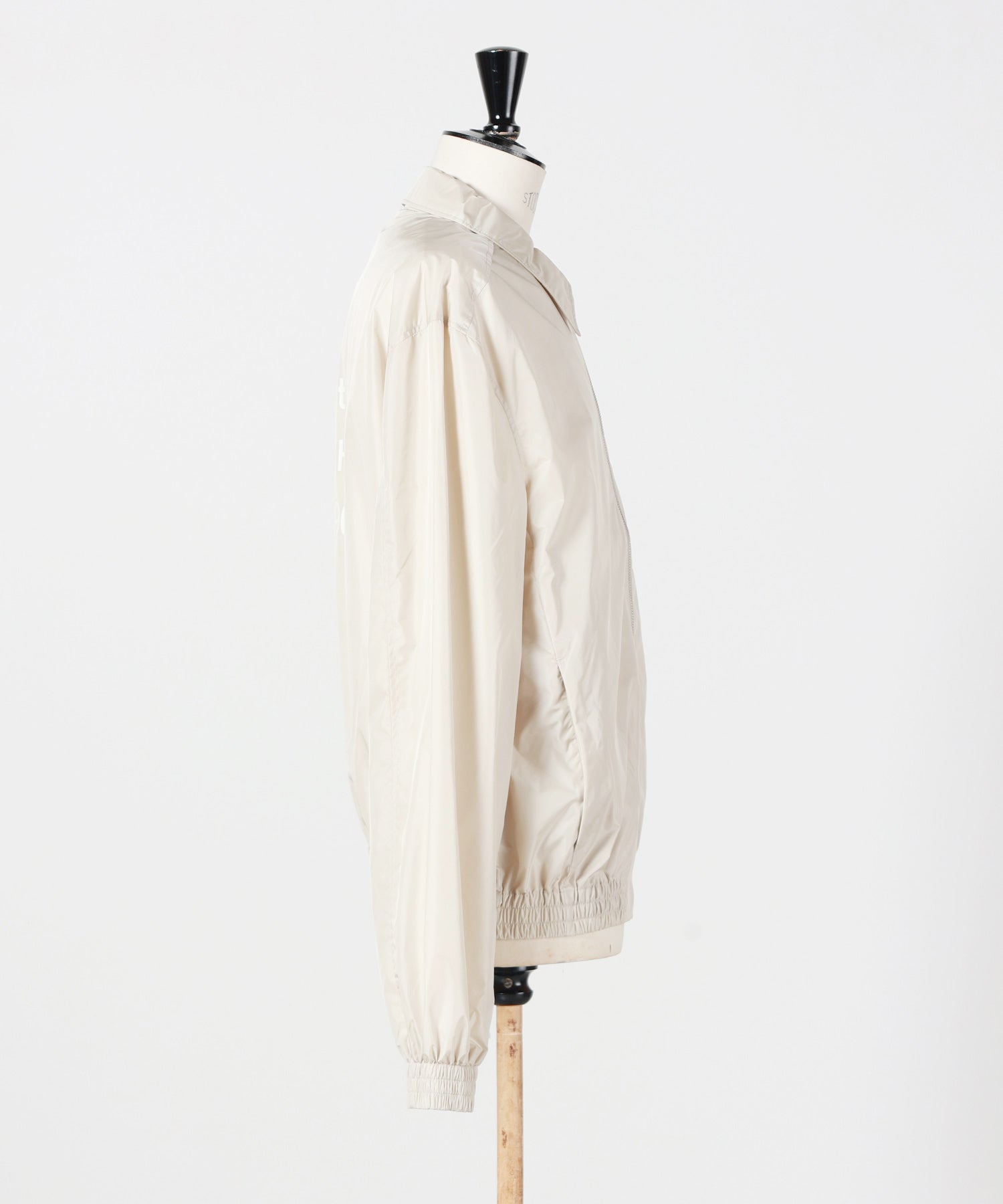 Acne Studios(アクネストゥディオズ)】 軽量ナイロンジャケット